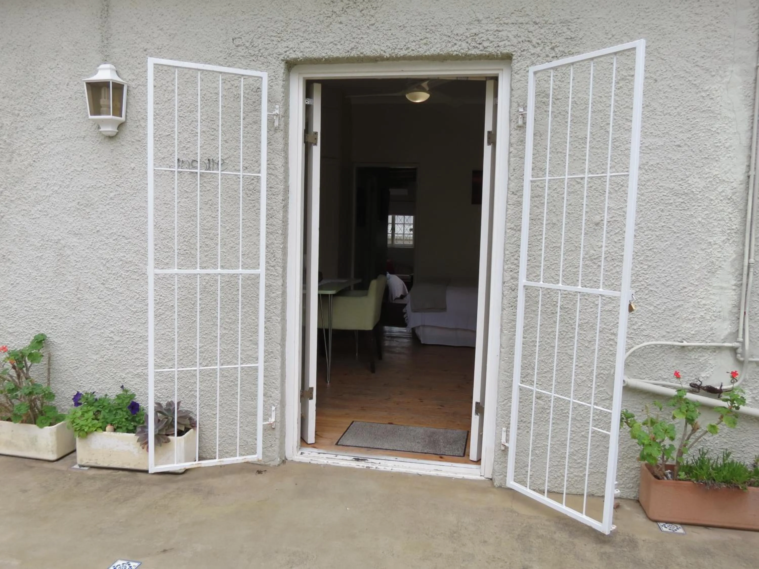 Facade/entrance in AppleBee Guest Cottages