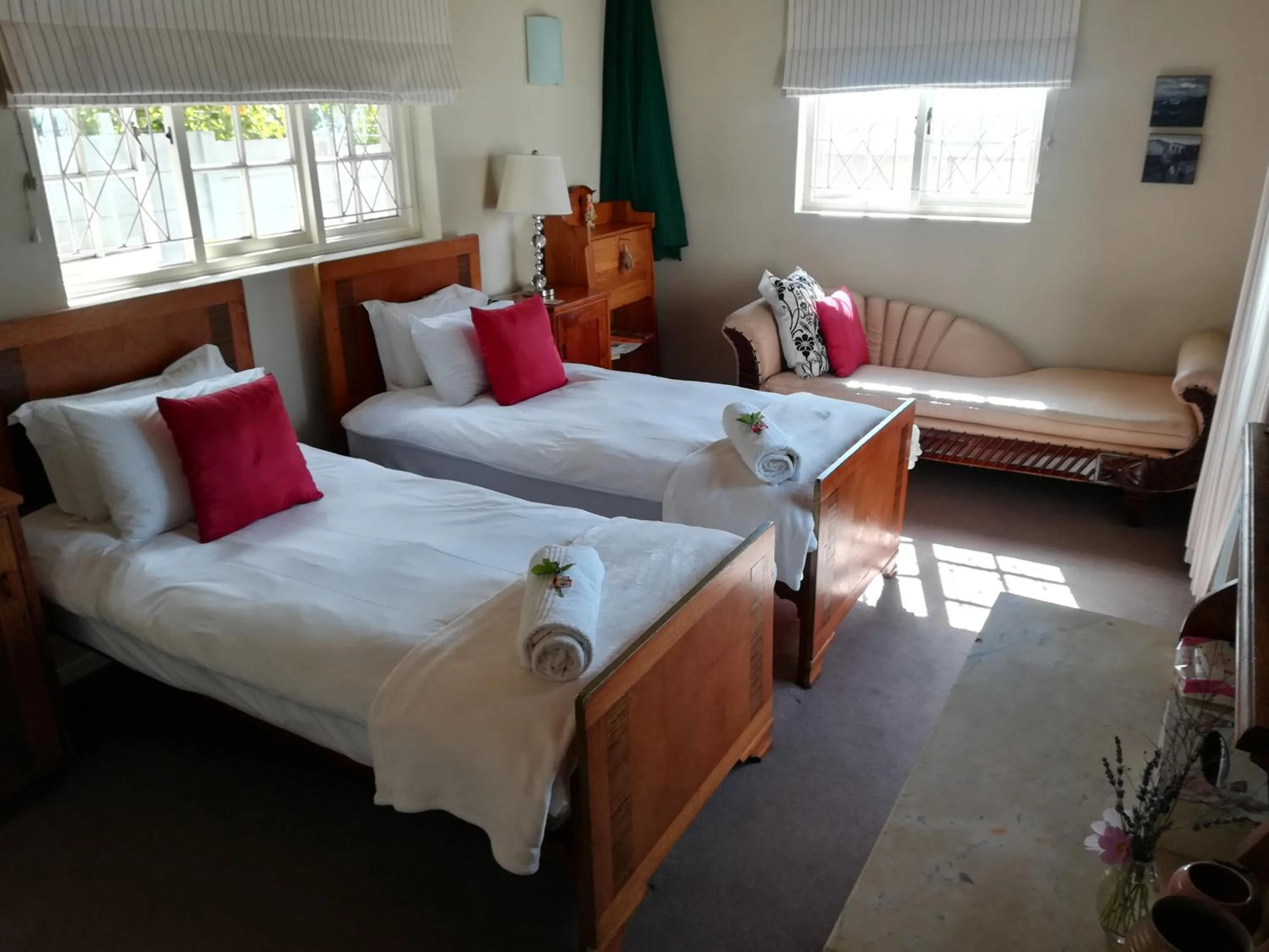 Bedroom, Bed in AppleBee Guest Cottages