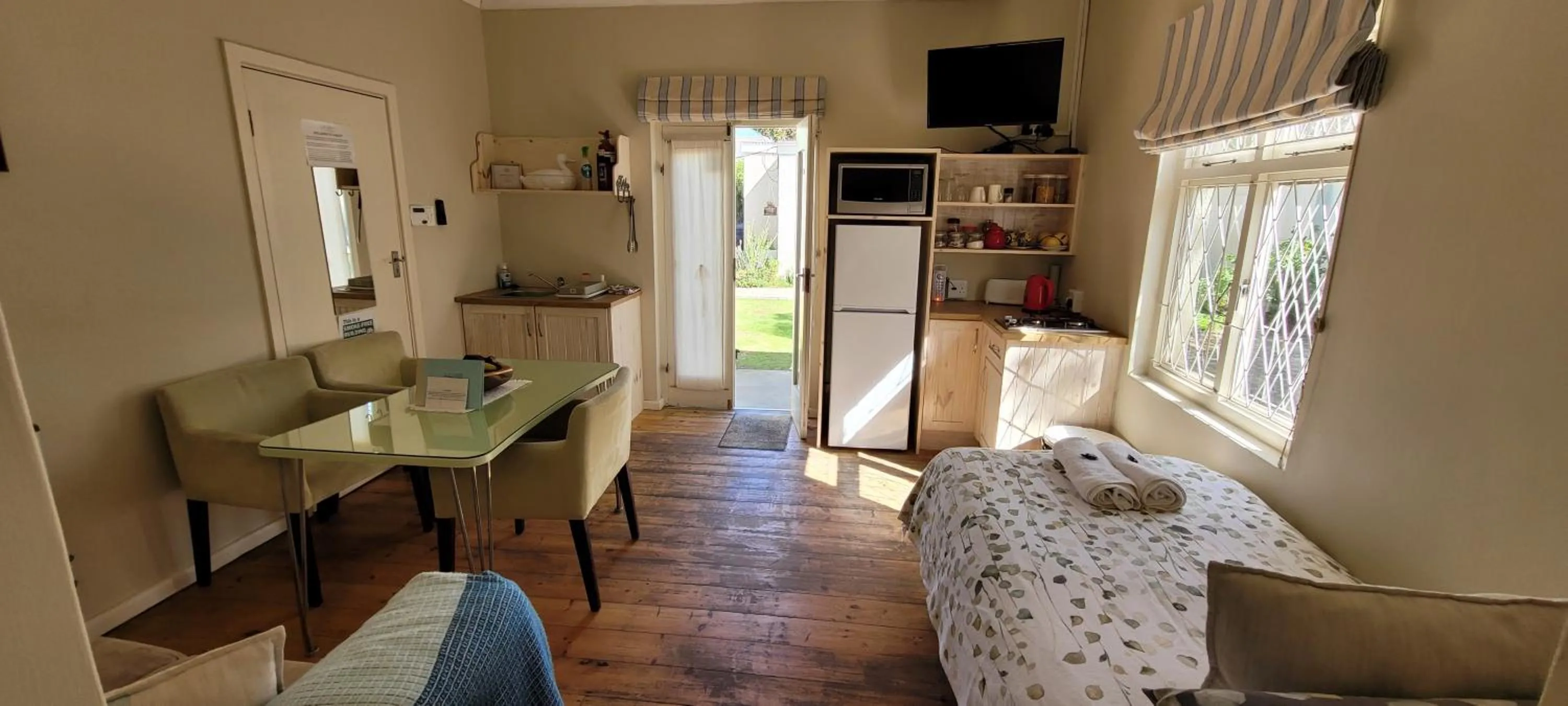 Kitchen or kitchenette in AppleBee Guest Cottages