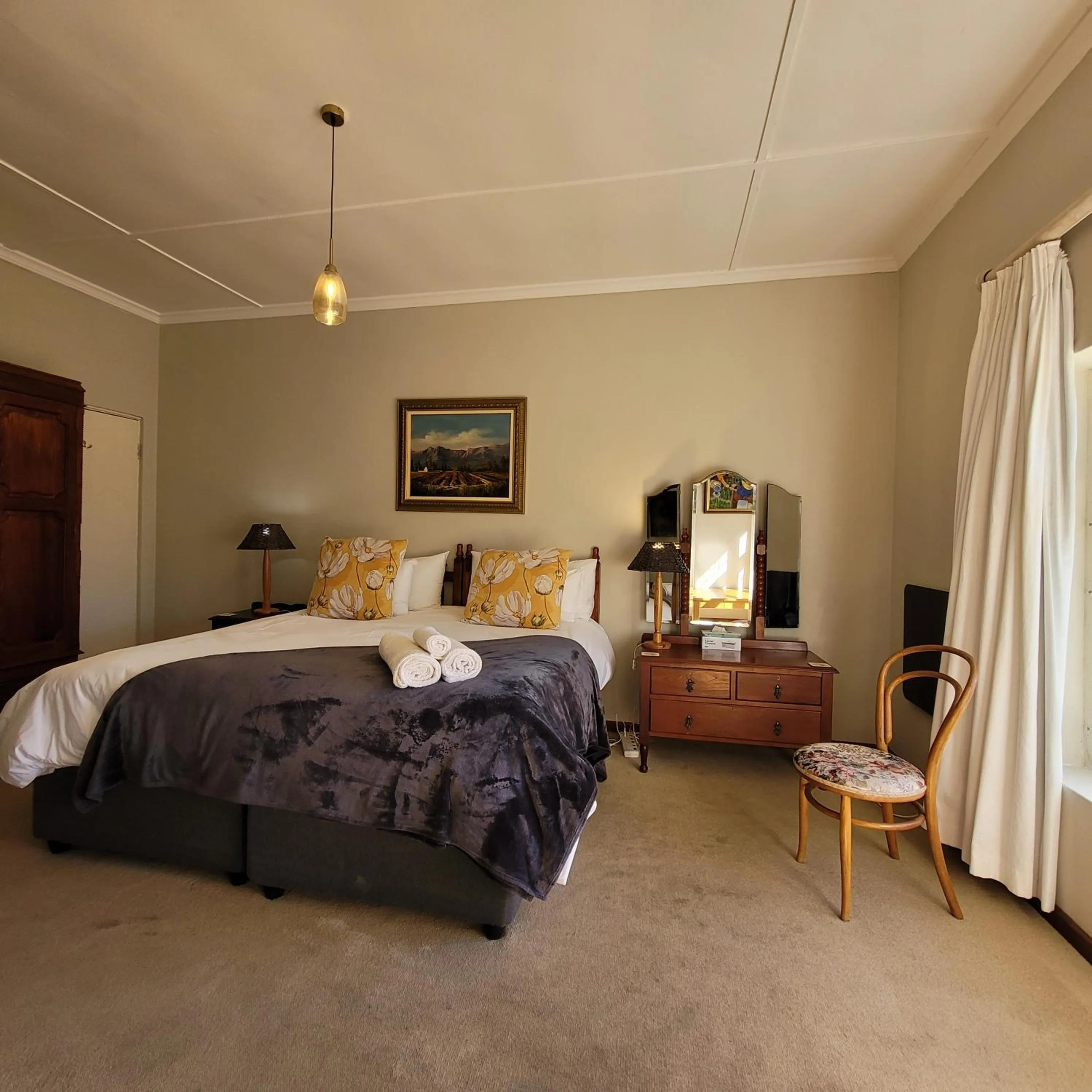 Bedroom, Bed in AppleBee Guest Cottages