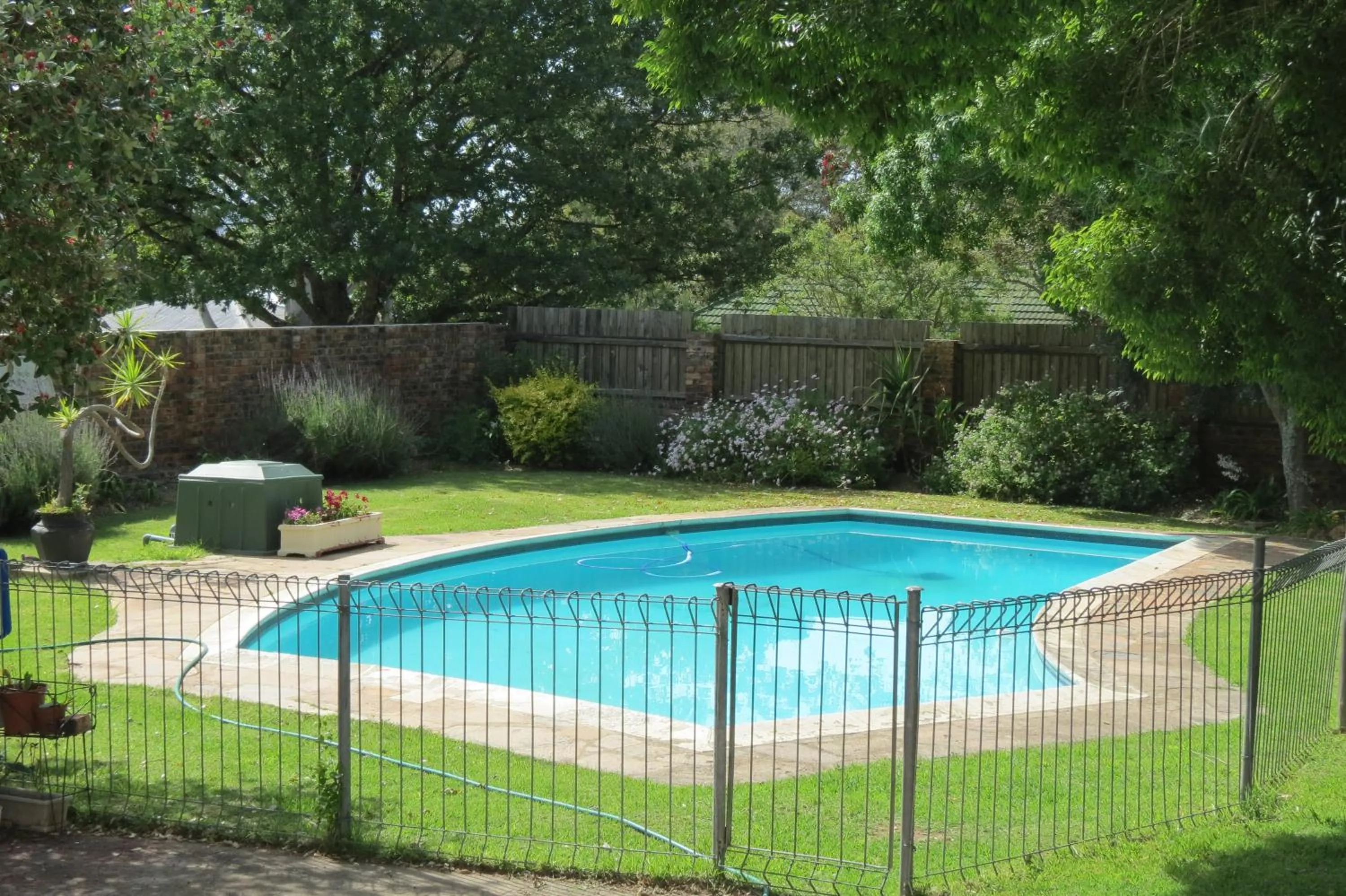 Swimming pool in AppleBee Guest Cottages
