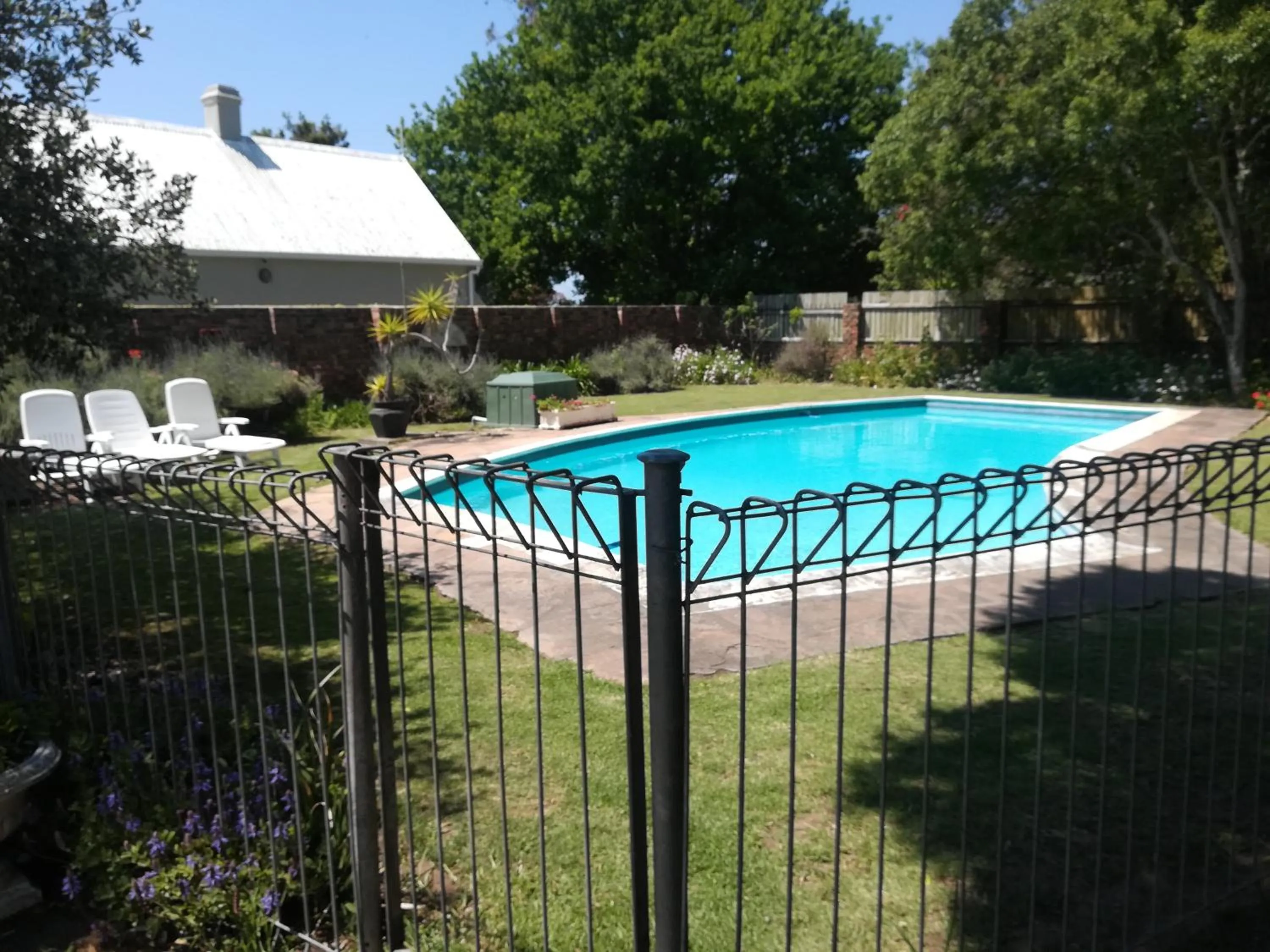 Swimming pool in AppleBee Guest Cottages