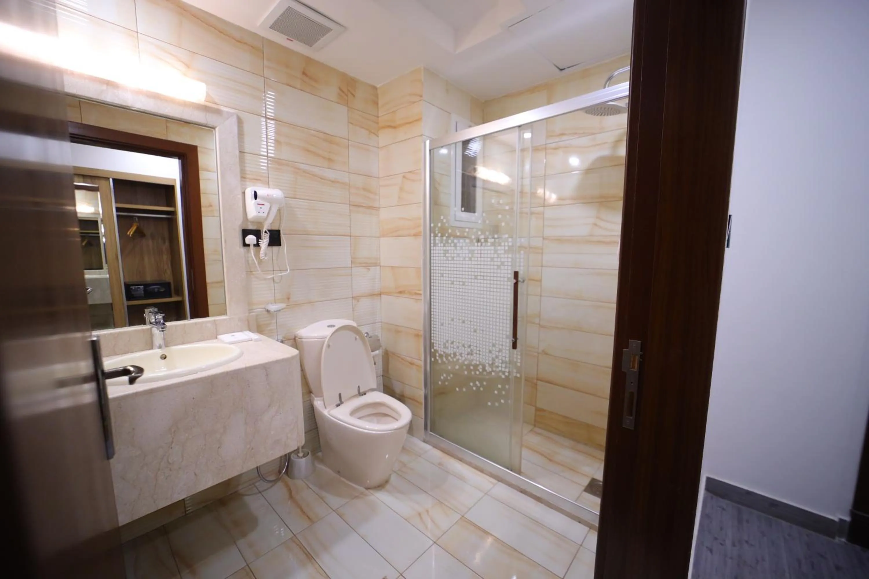 PRIMOTEL Elite As Salamah - Serviced Apartments