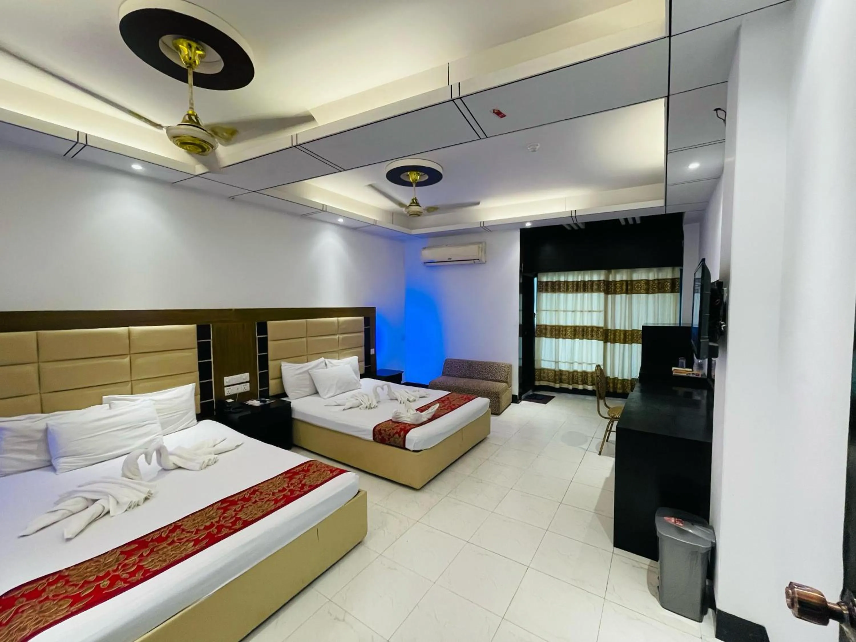 Bed in Hotel Sea World Cox's Bazar