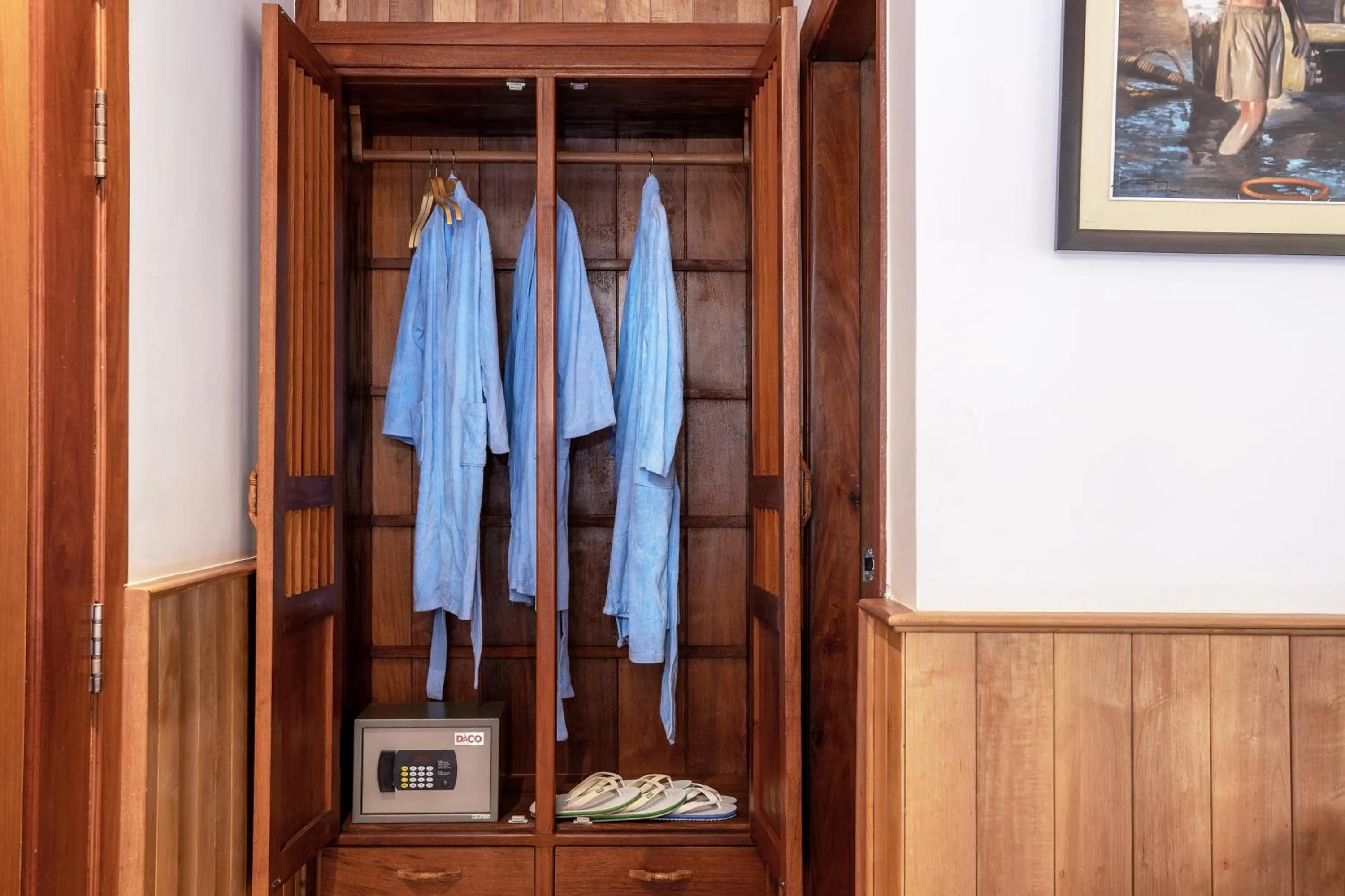 wardrobe in KNN RESORT Mondulkiri