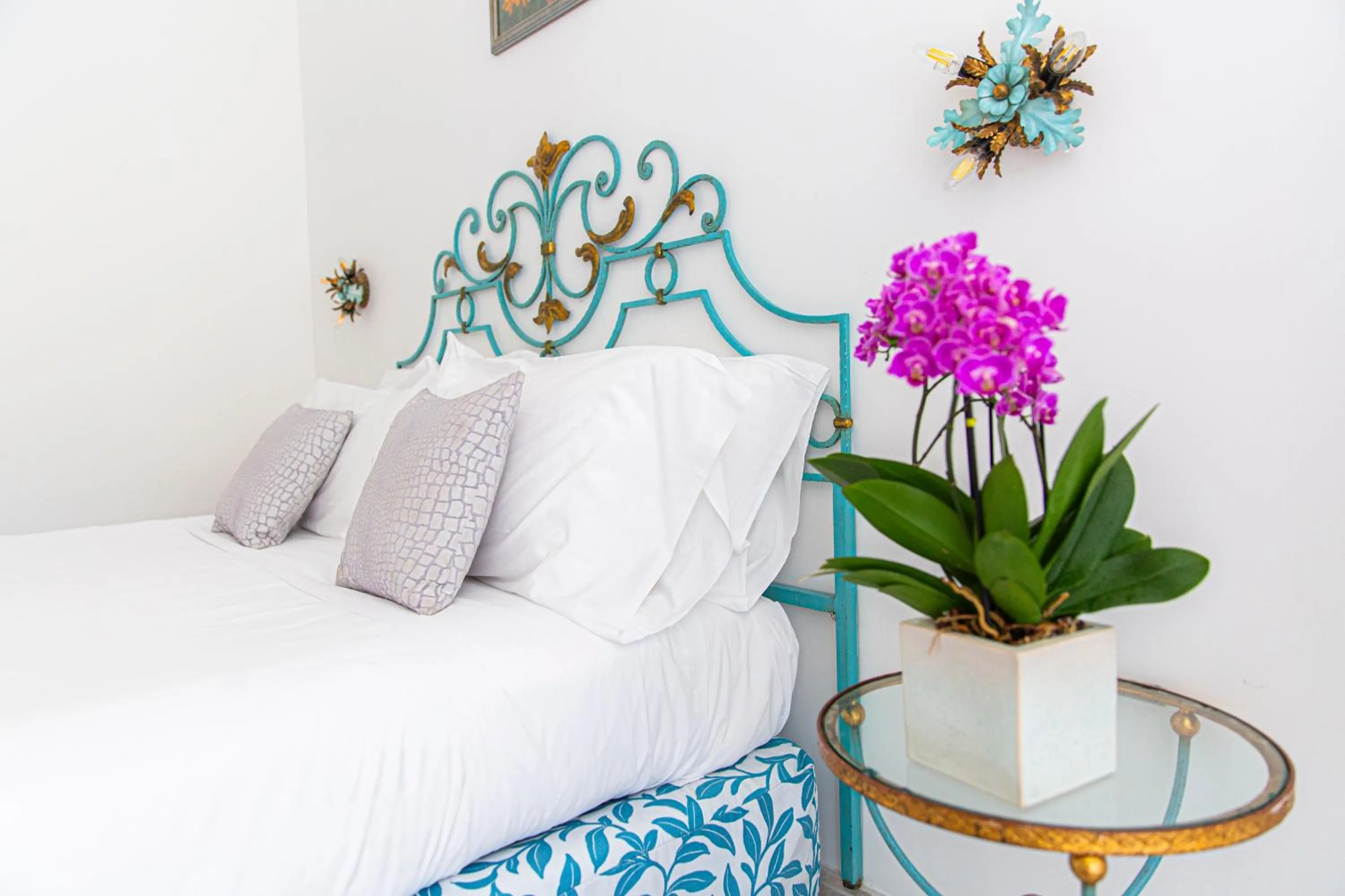 Sea view, Bed in Hotel La Floridiana