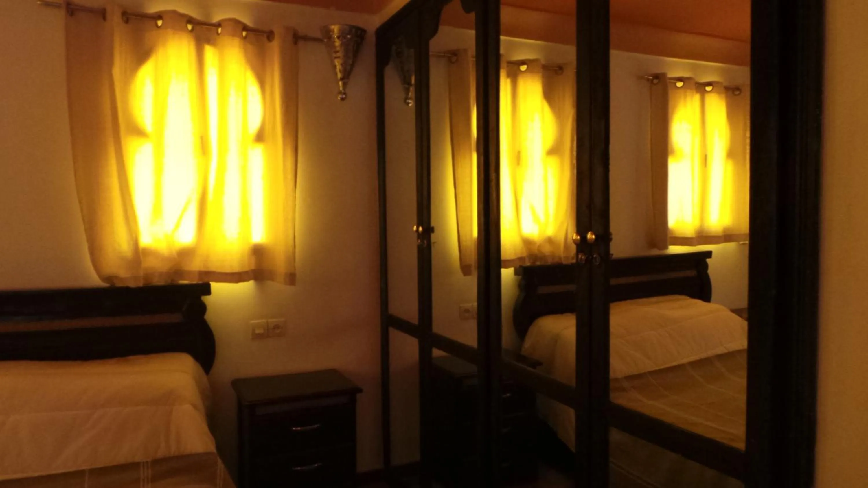 Pool view, Bed in Targafit Hotel & Hammam