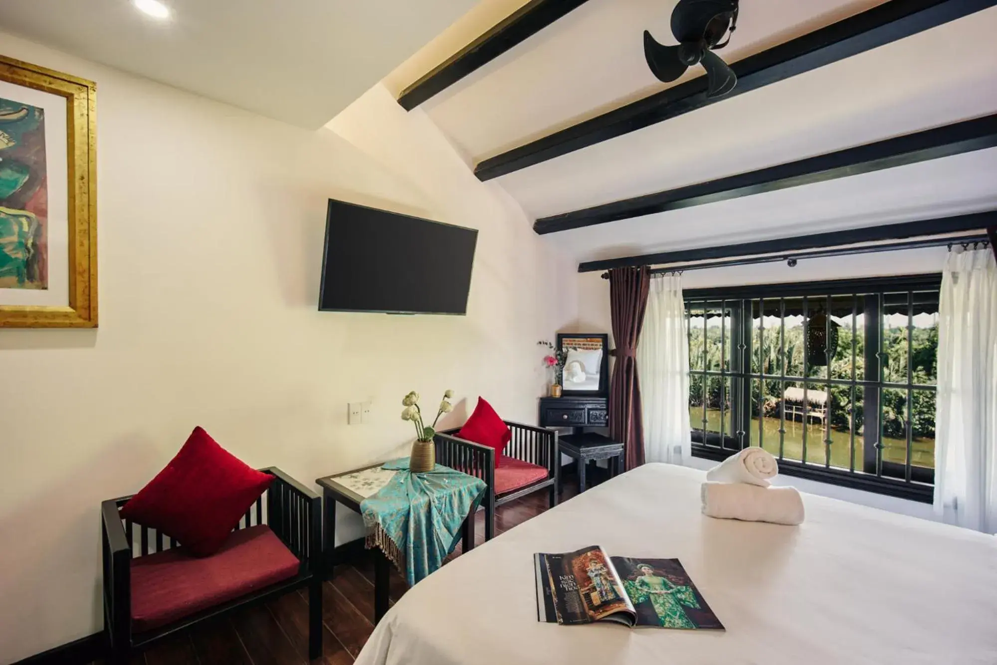 Deluxe Queen Room in Art Museum Villa Hoi An Deluxe Queen Room in Art Museum Villa Hoi An