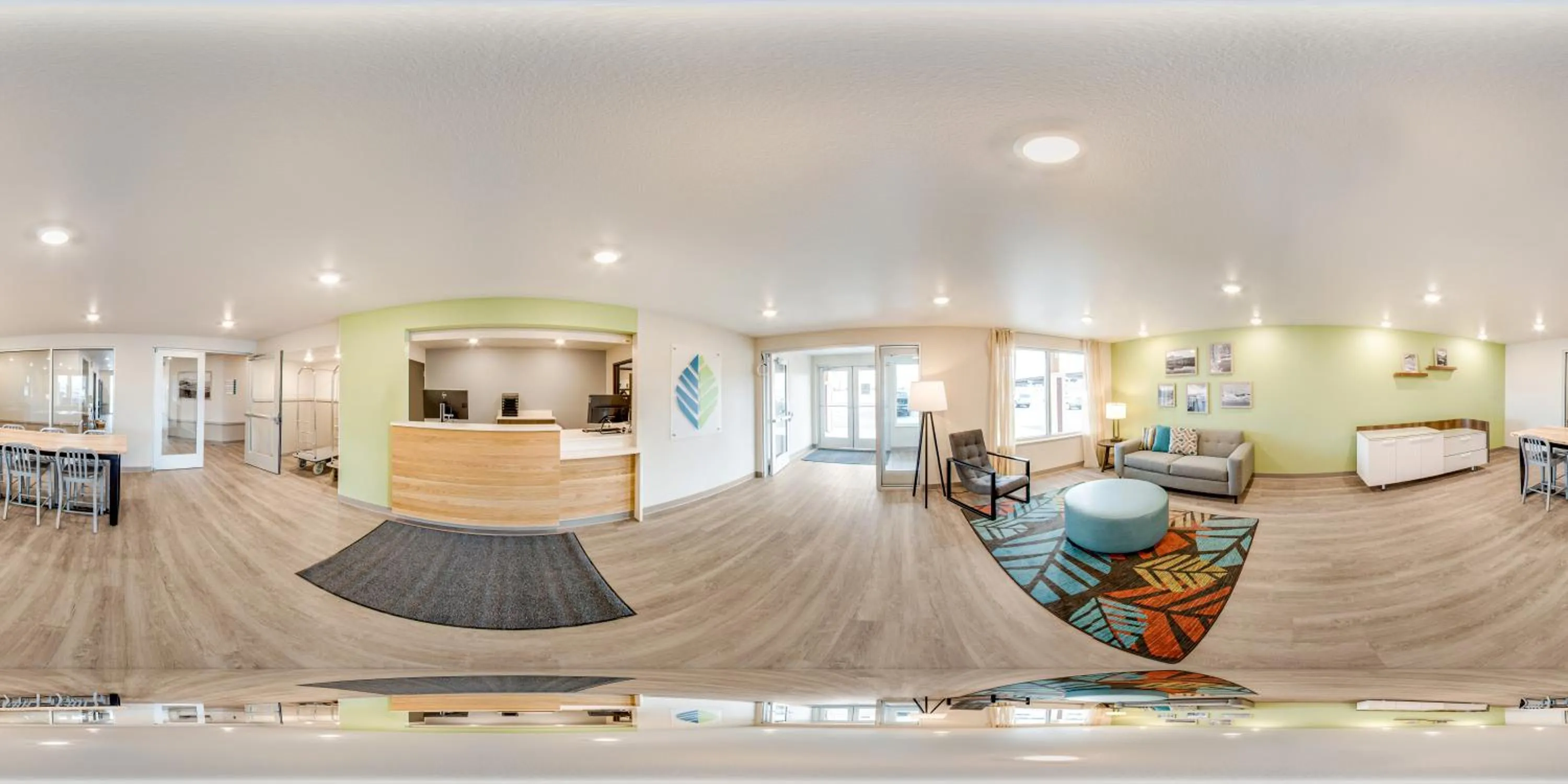 Lobby or reception, Bed in WoodSpring Suites Colorado Springs North - Air Force Academy