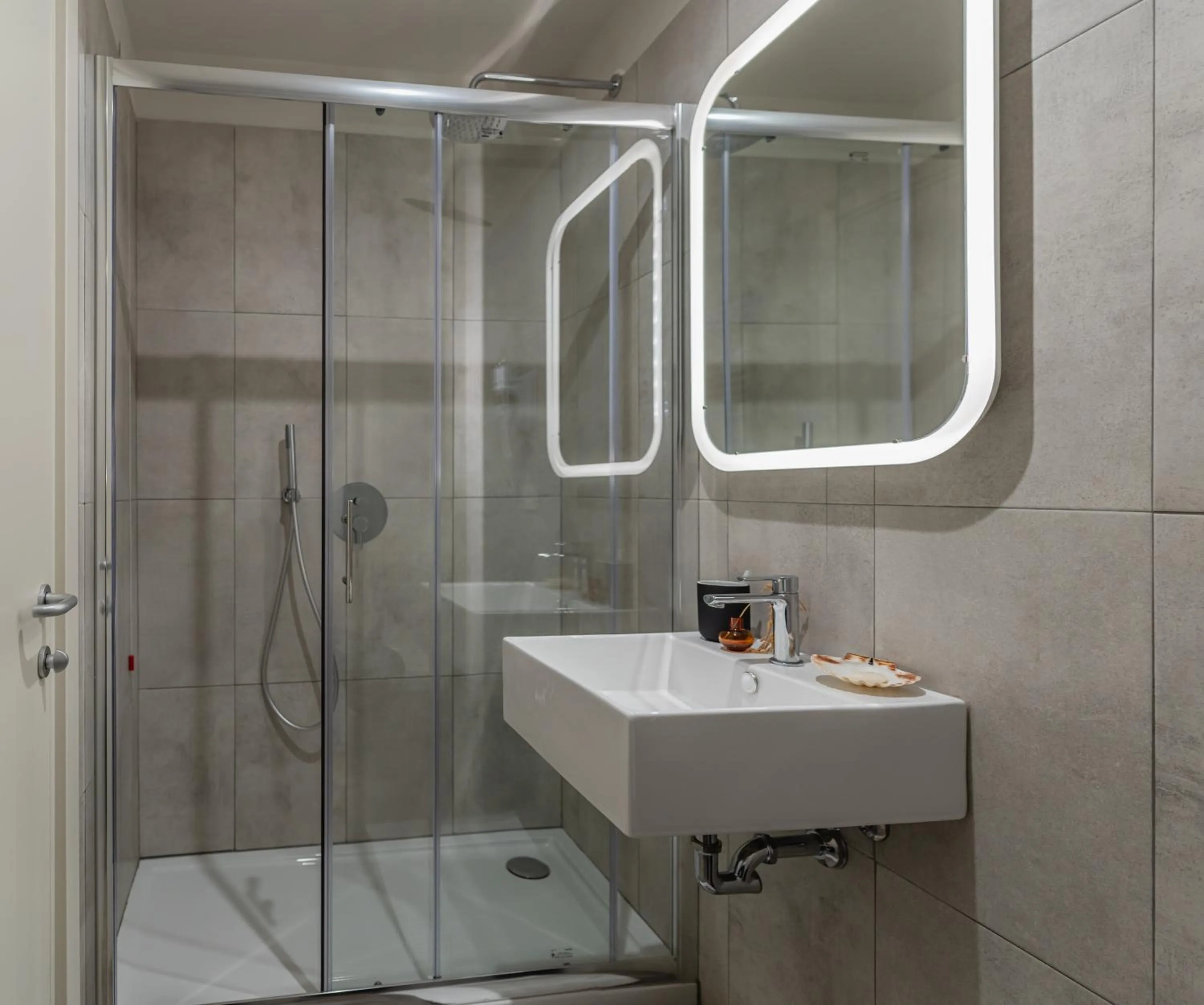 Shower in Hotel Del Sole