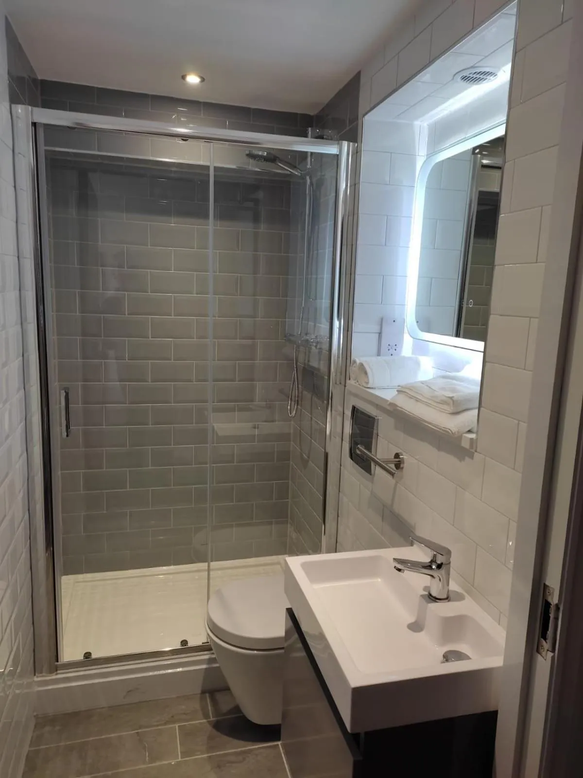 Bathroom in Mango the Hotel