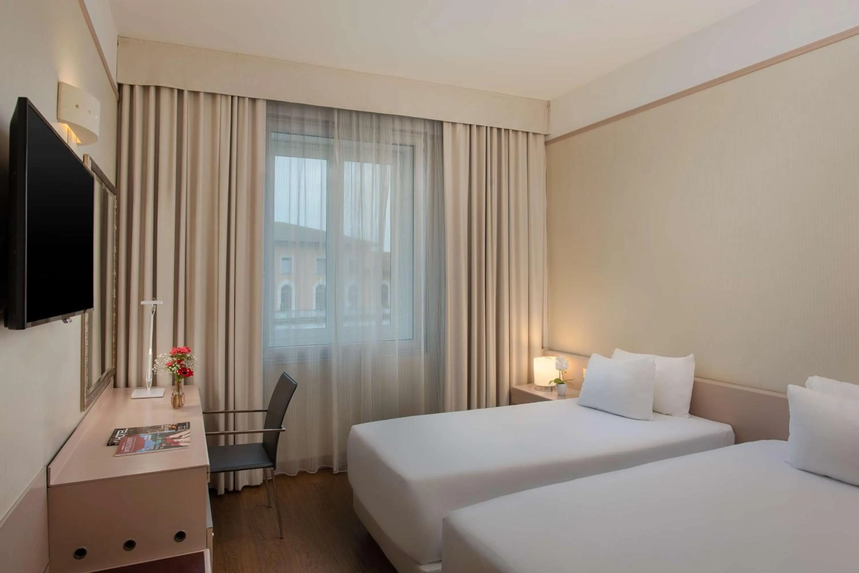 Bedroom, Bed in NH Pisa