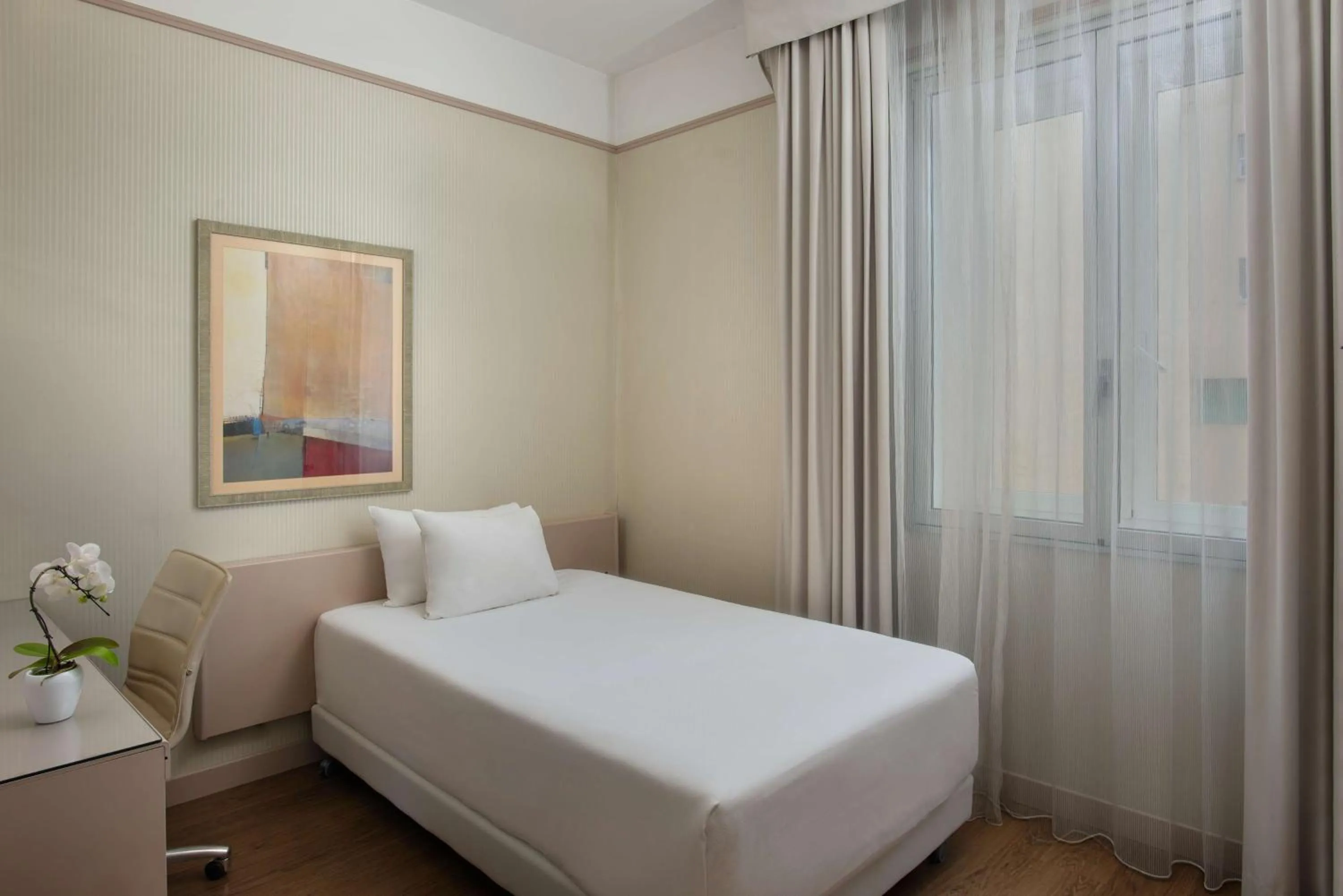 Bedroom, Bed in NH Pisa