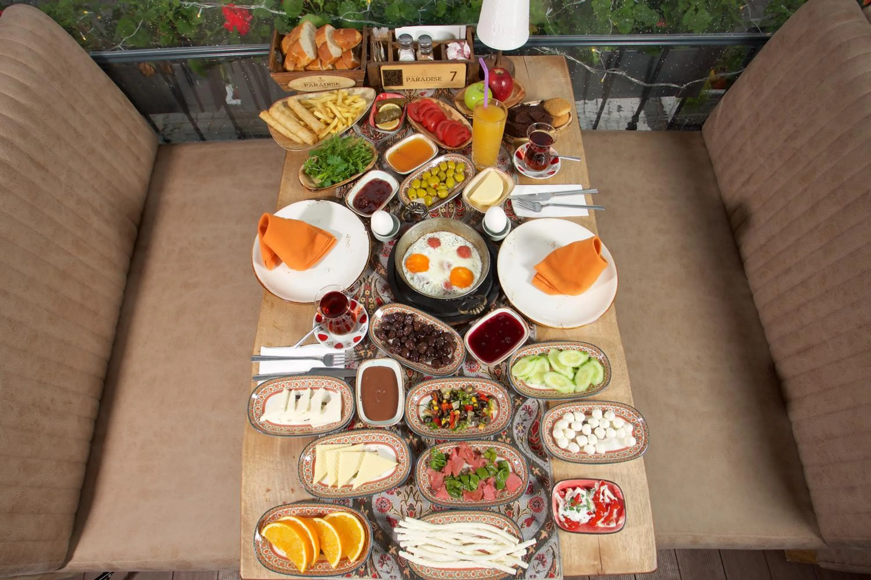 Restaurant/places to eat in La Vida Old City Hotel