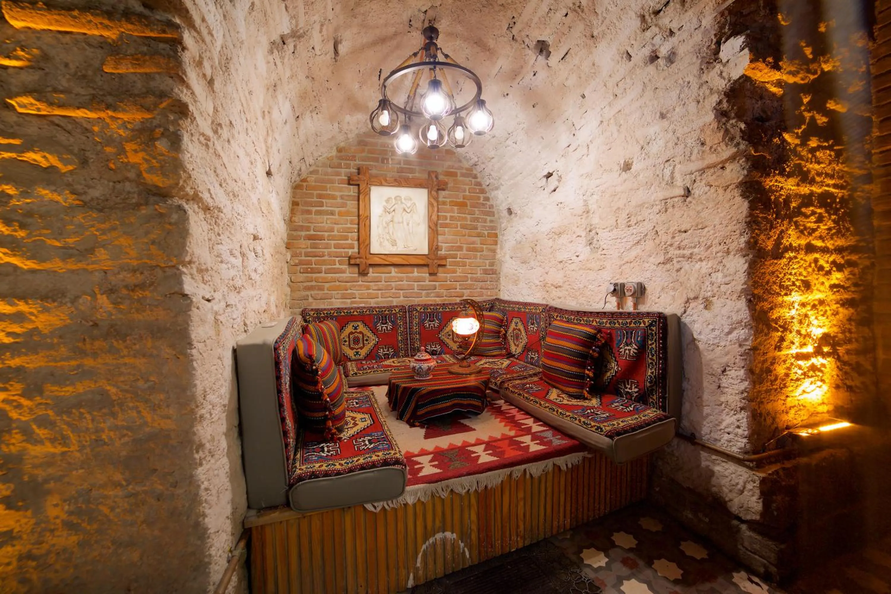 Patio, Bed in La Vida Old City Hotel