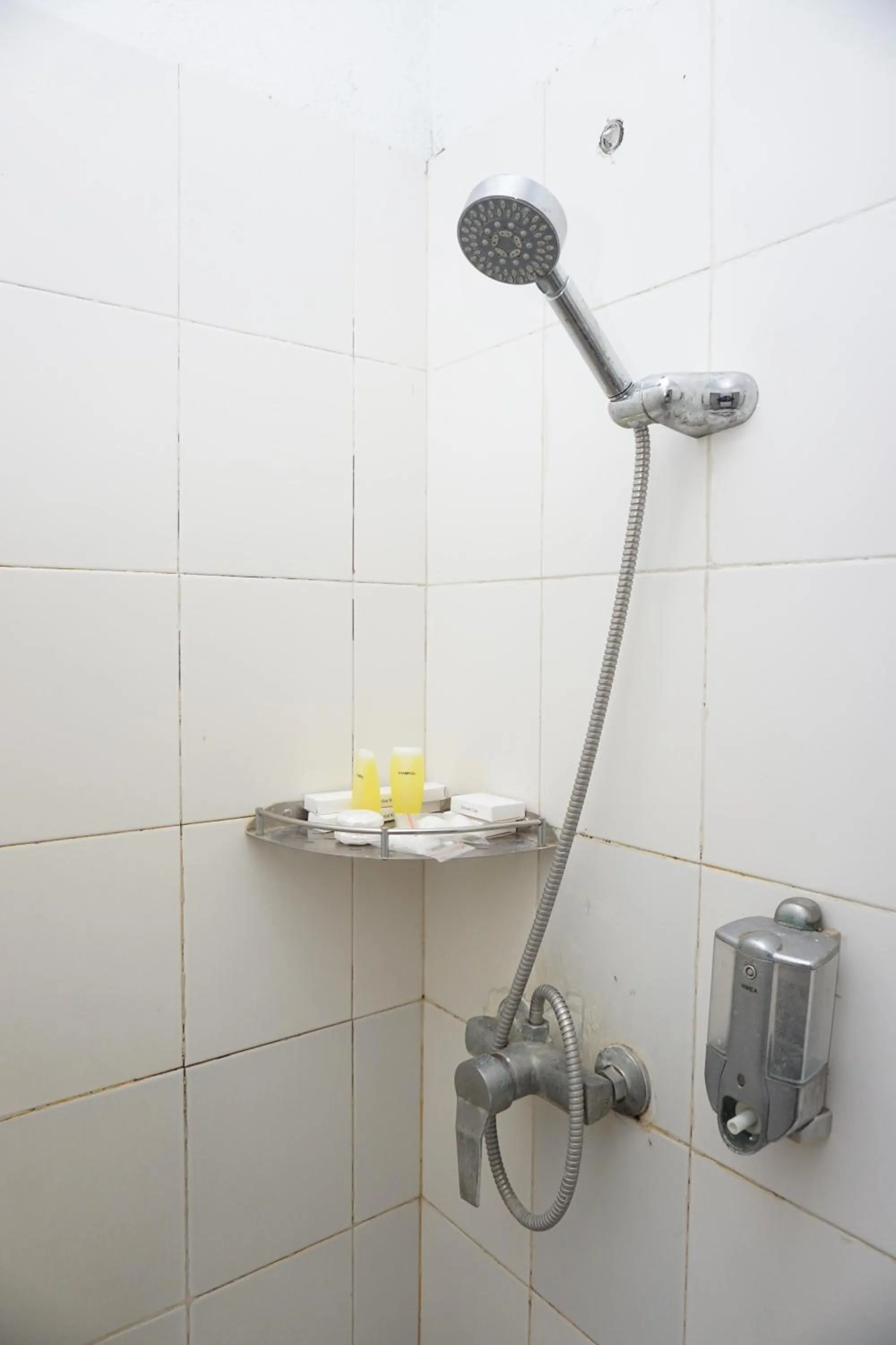 Bathroom in Cempaka Borobudur Guest House