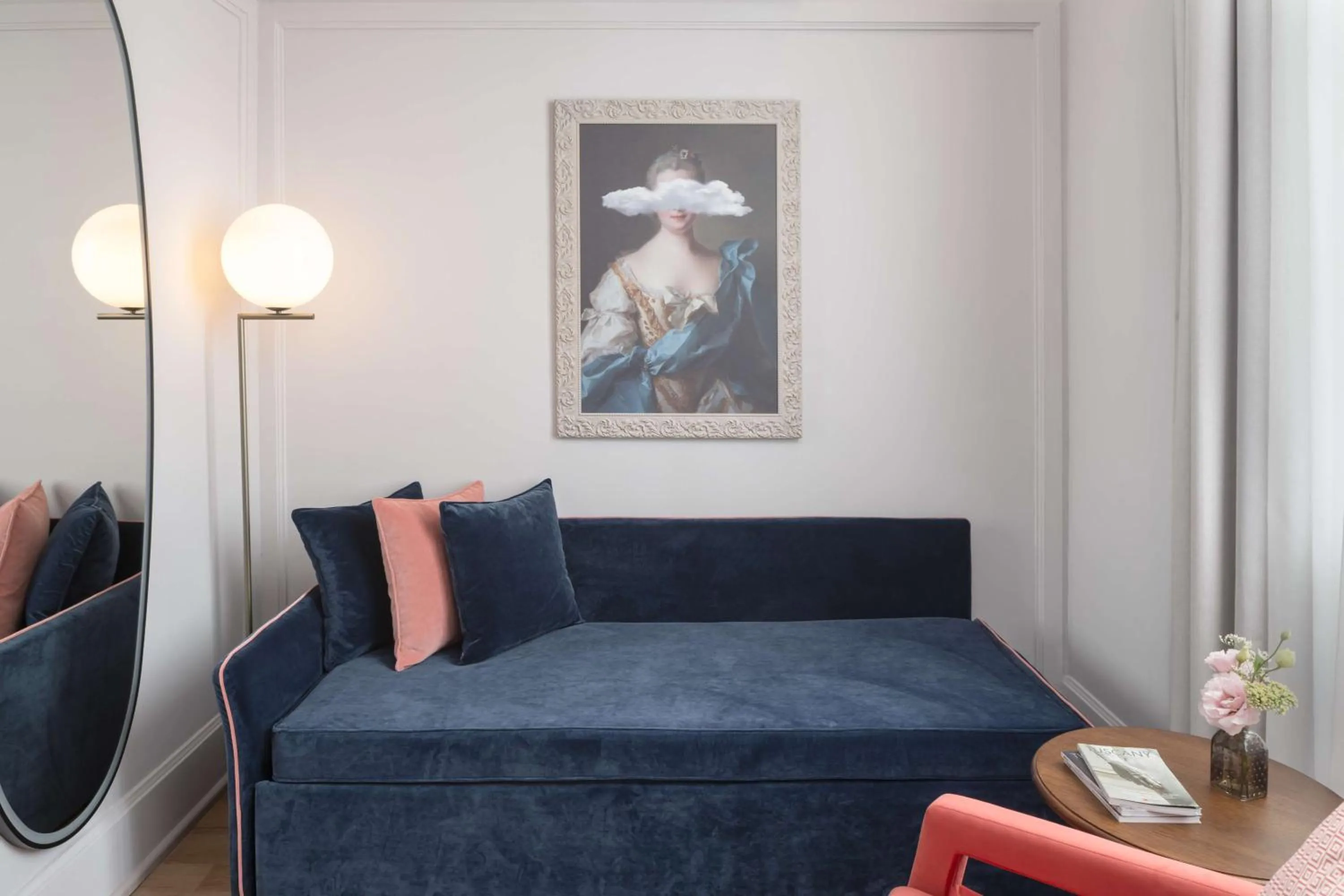 Living room in Anglo American Hotel Florence, Curio Collection By Hilton