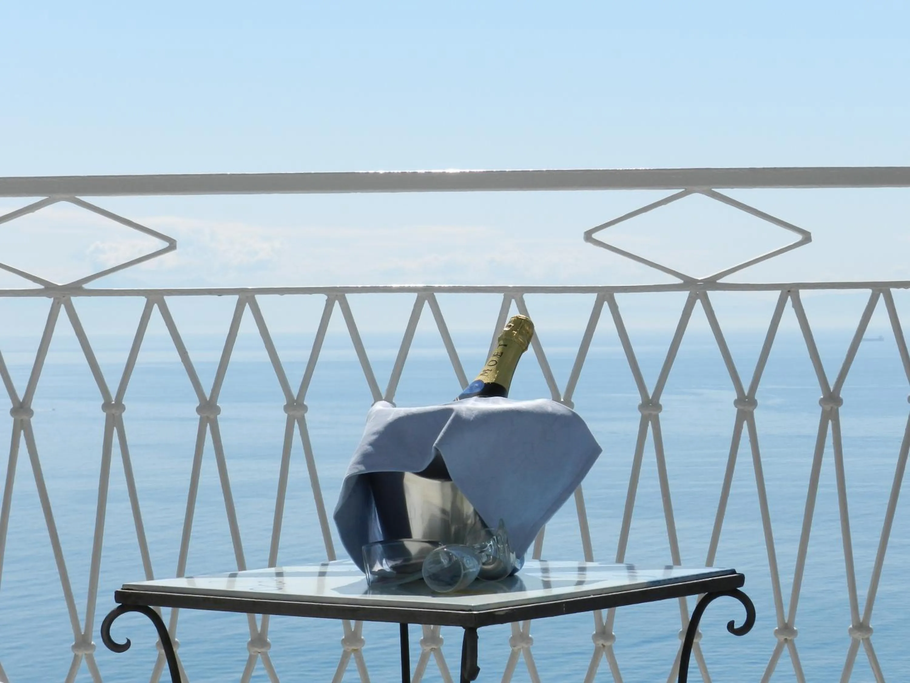 Balcony/Terrace in Hotel Holiday