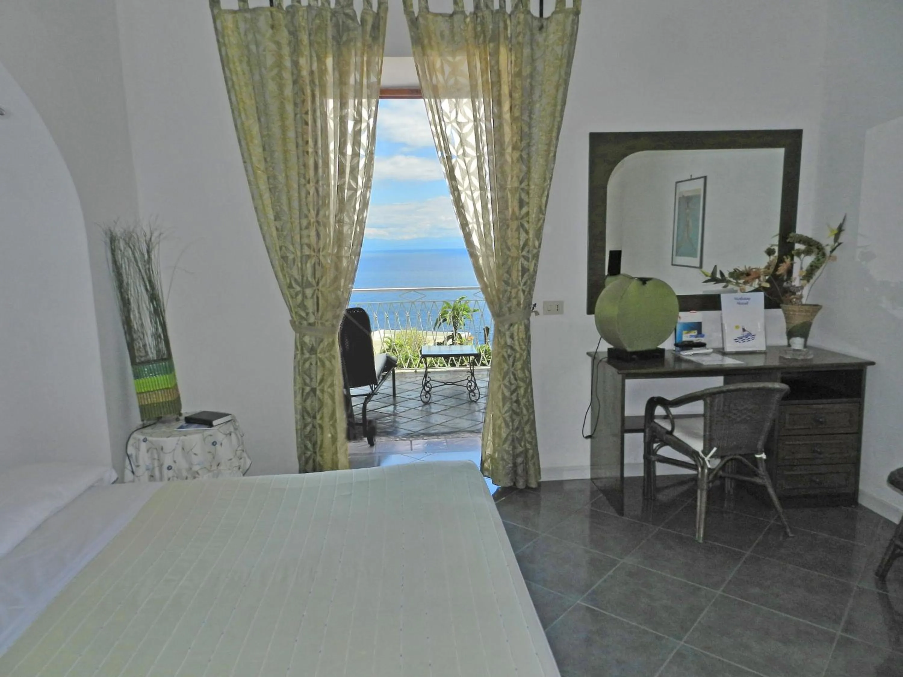 Bed in Hotel Holiday