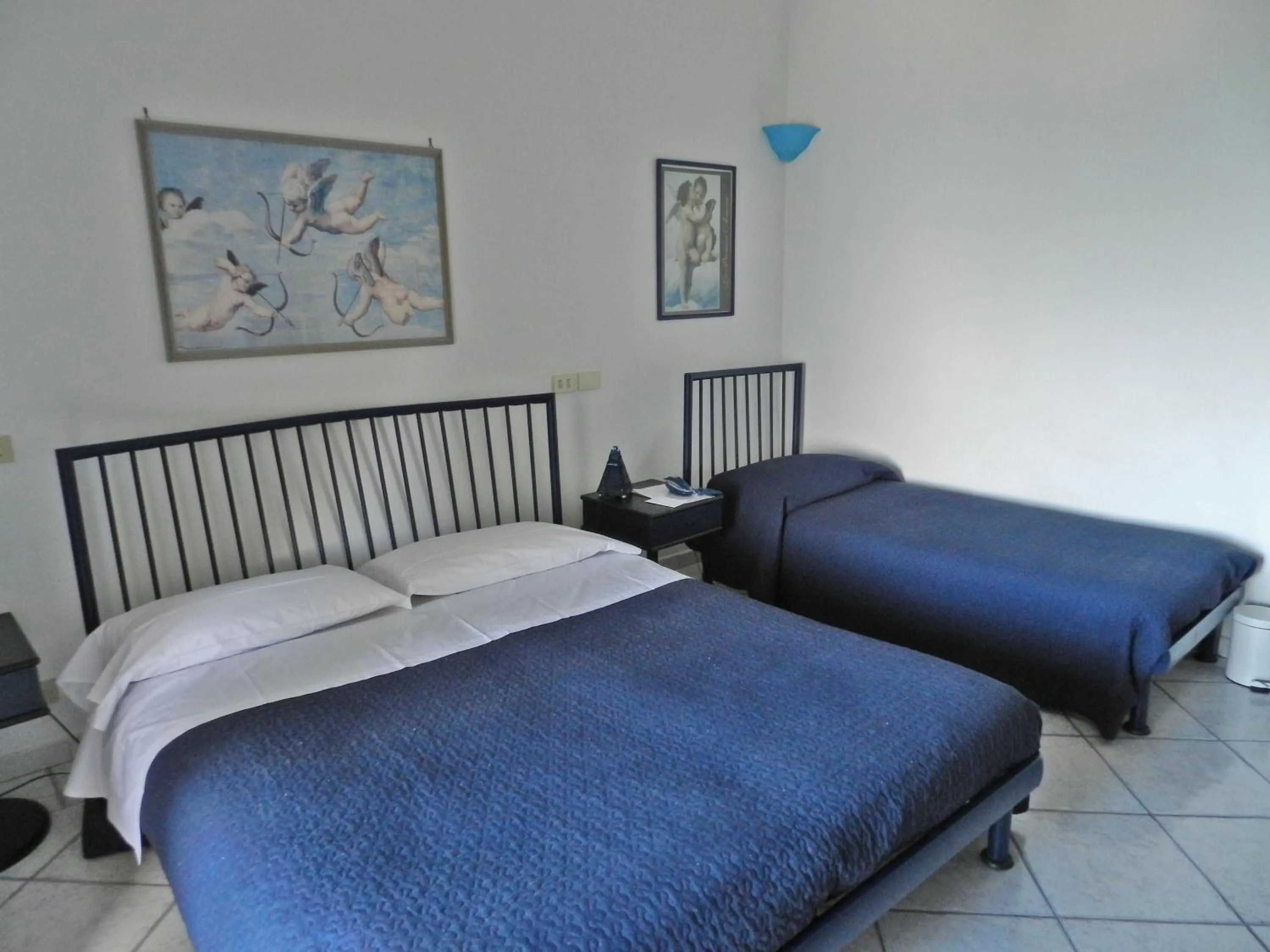 Other, Bed in Hotel Holiday