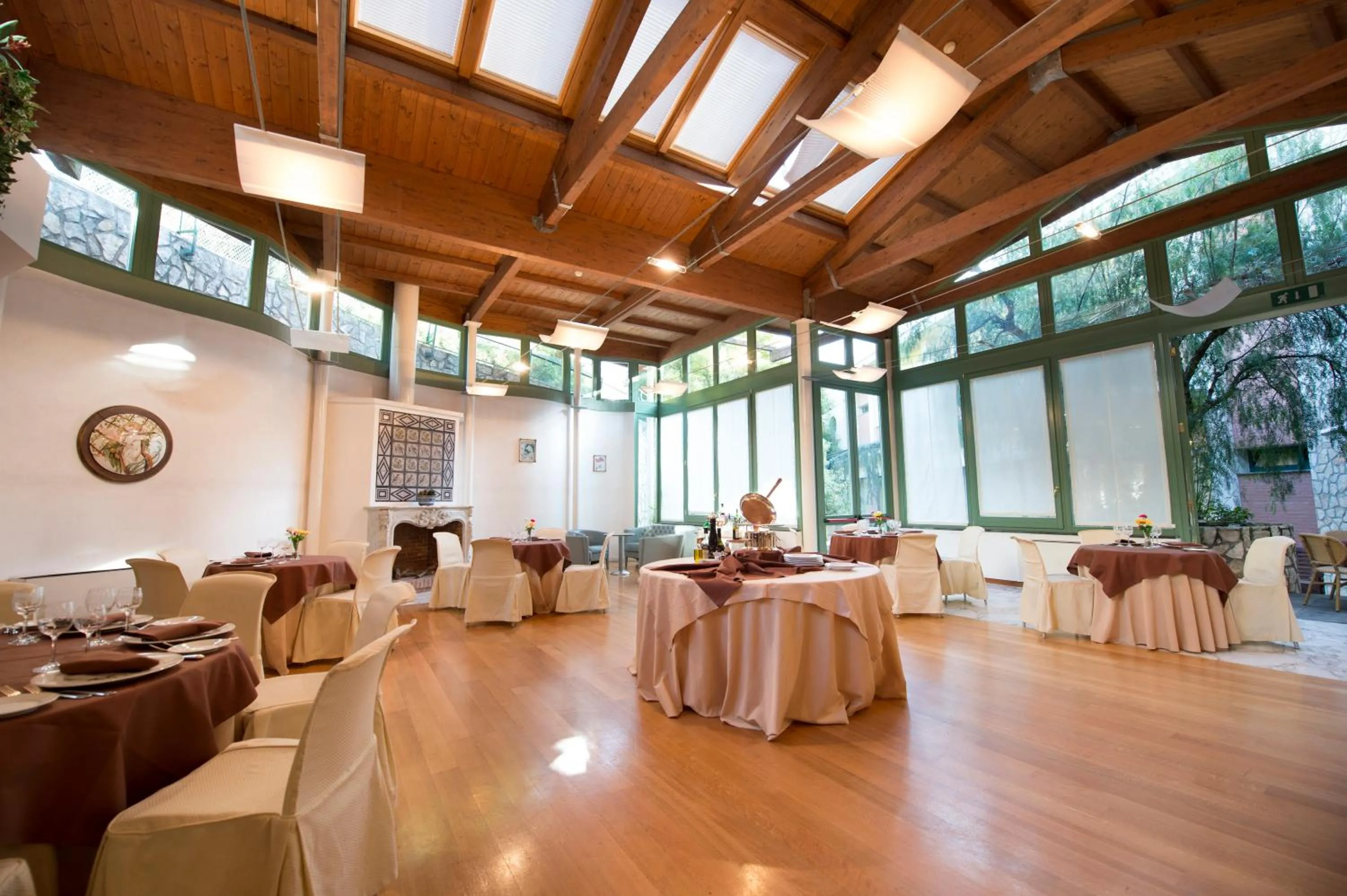 Restaurant/places to eat in Solofra Palace Hotel & Resort