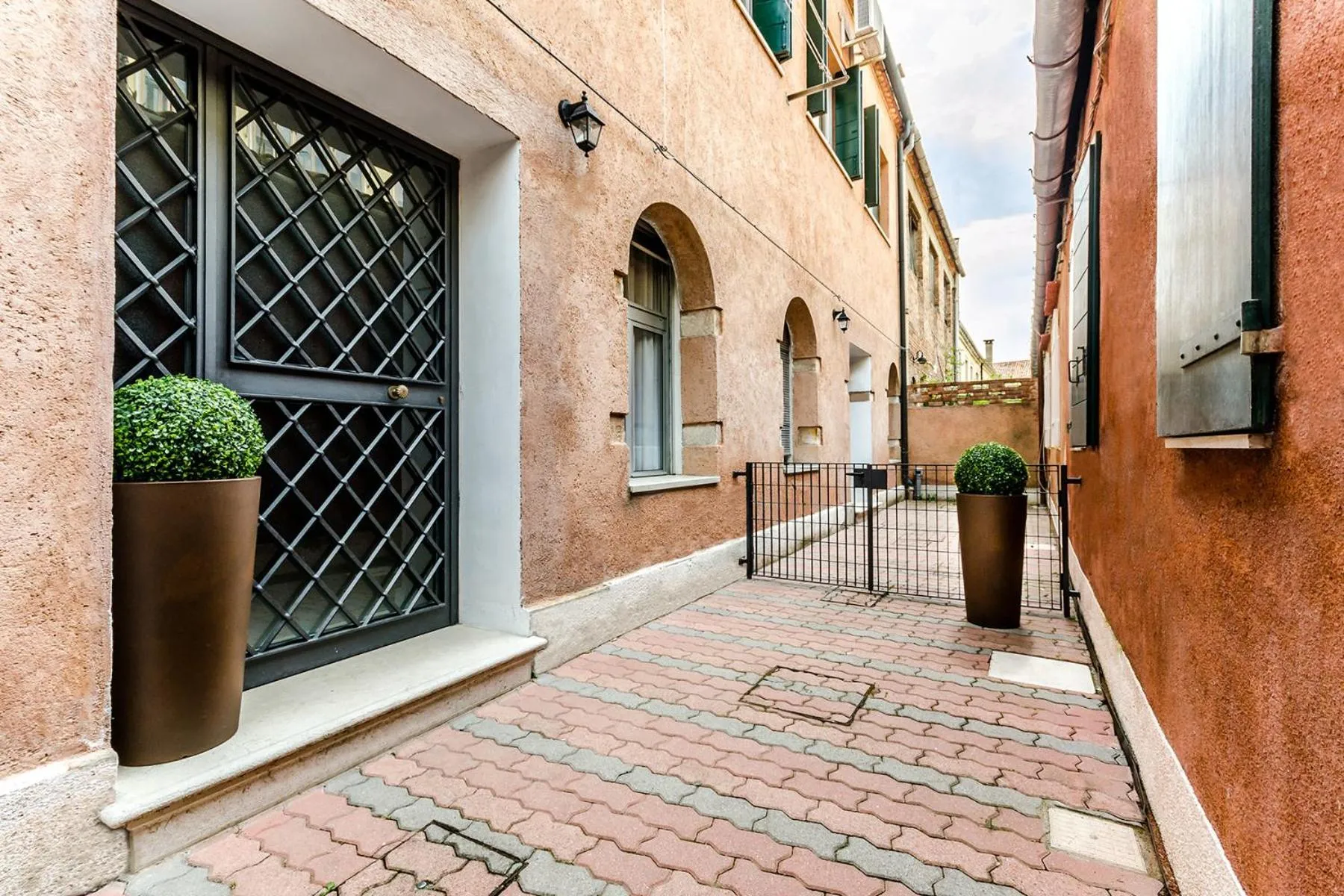 Facade/entrance in Hotel Ariel Silva
