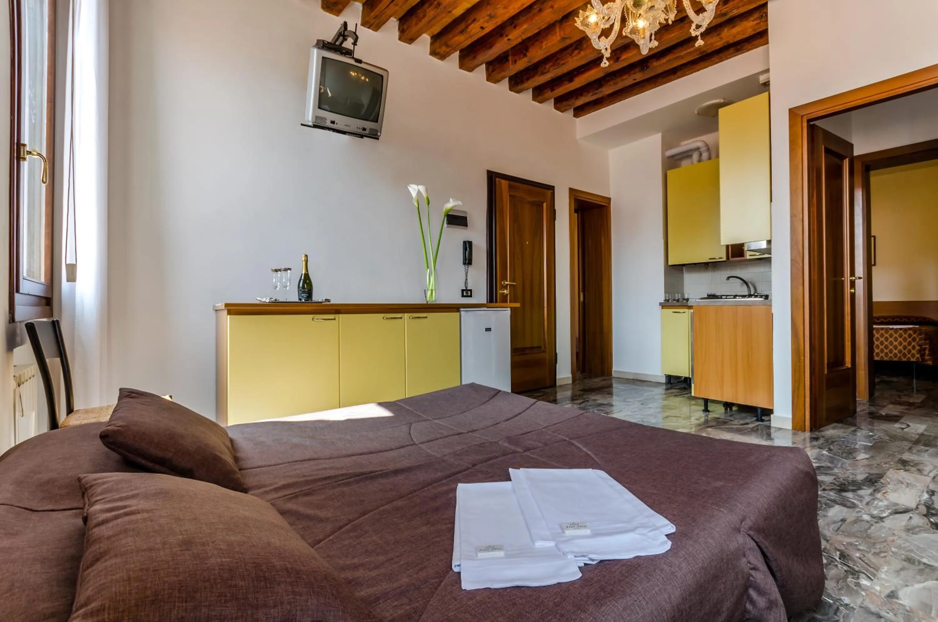 Bed in Hotel Ariel Silva