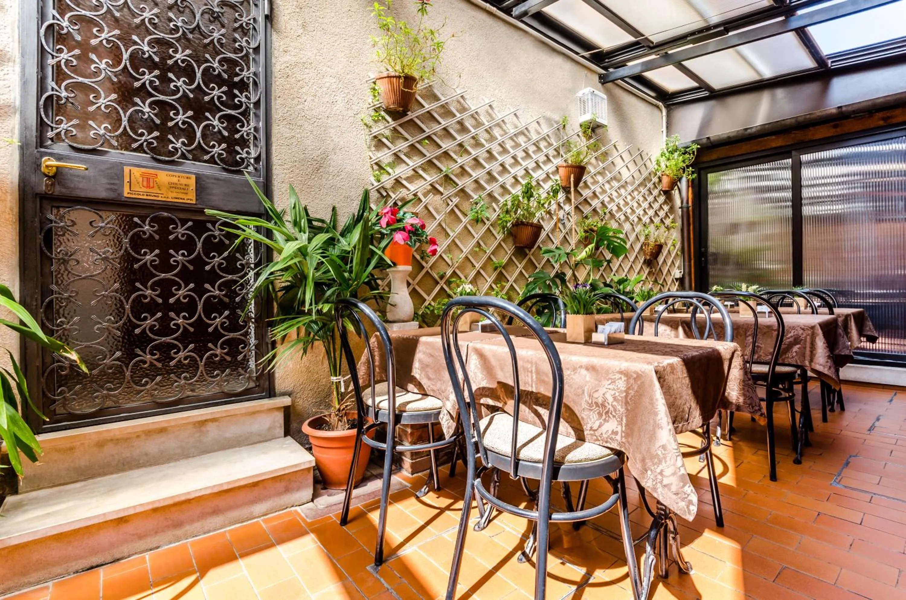 Property building in Hotel Ariel Silva