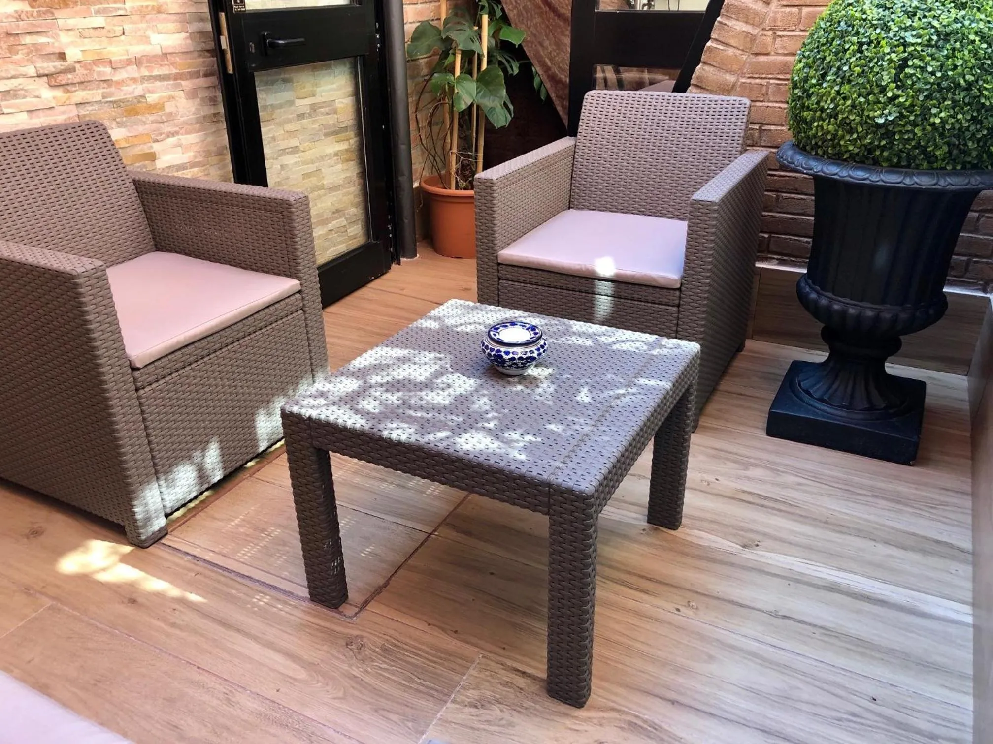 Patio in Hotel Ariel Silva