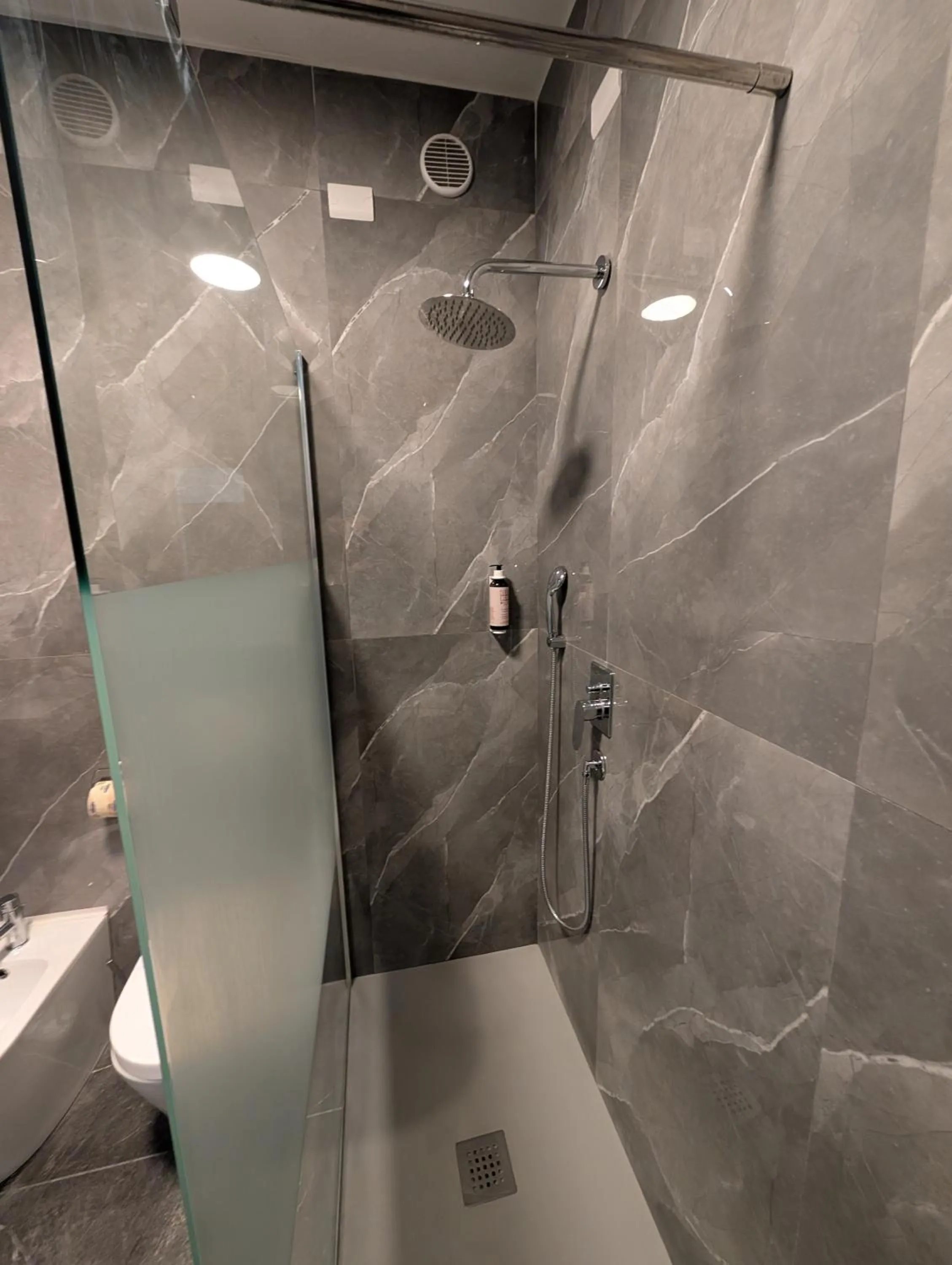 Bathroom in Hotel Carignano