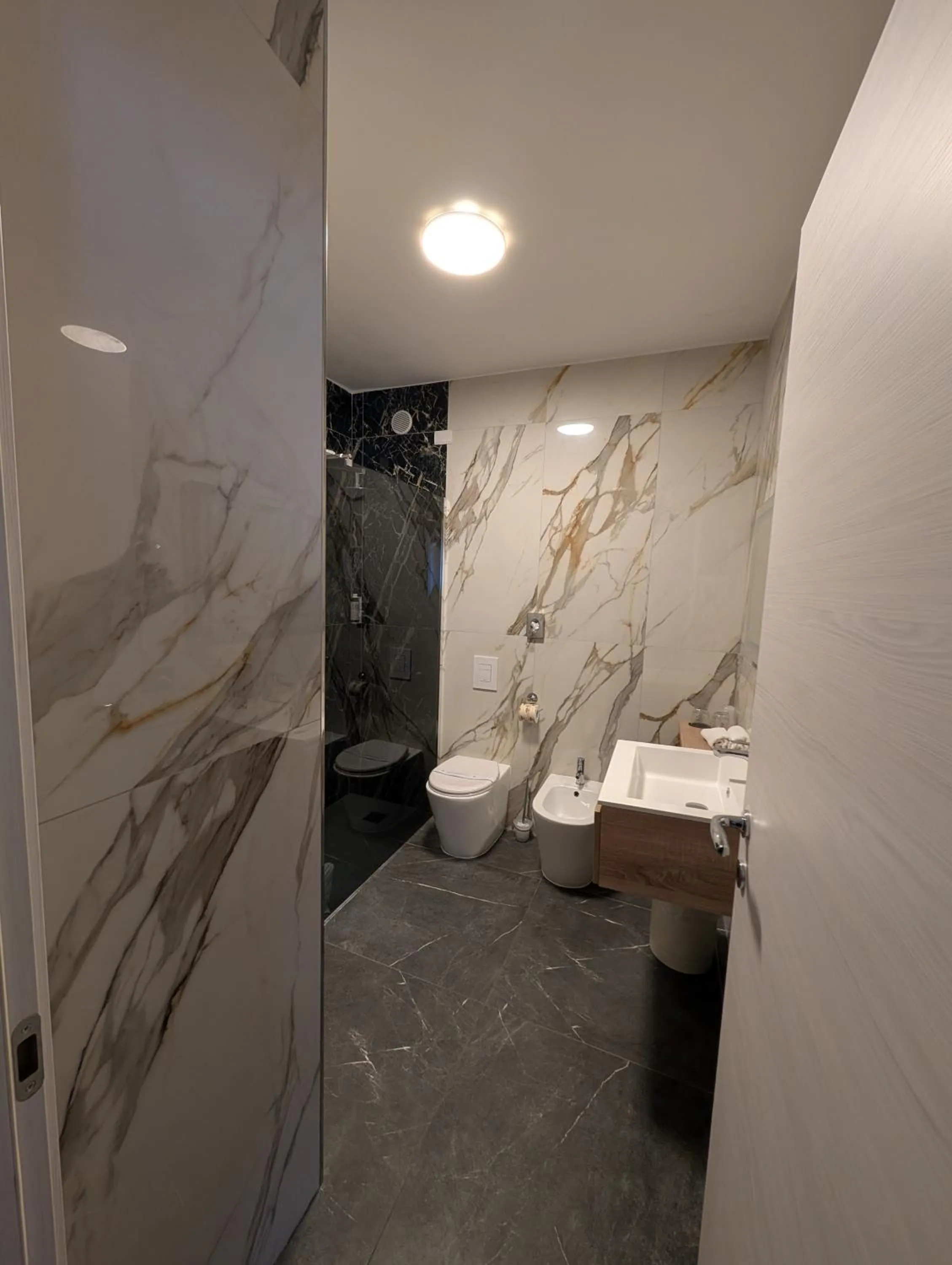 Bathroom in Hotel Carignano