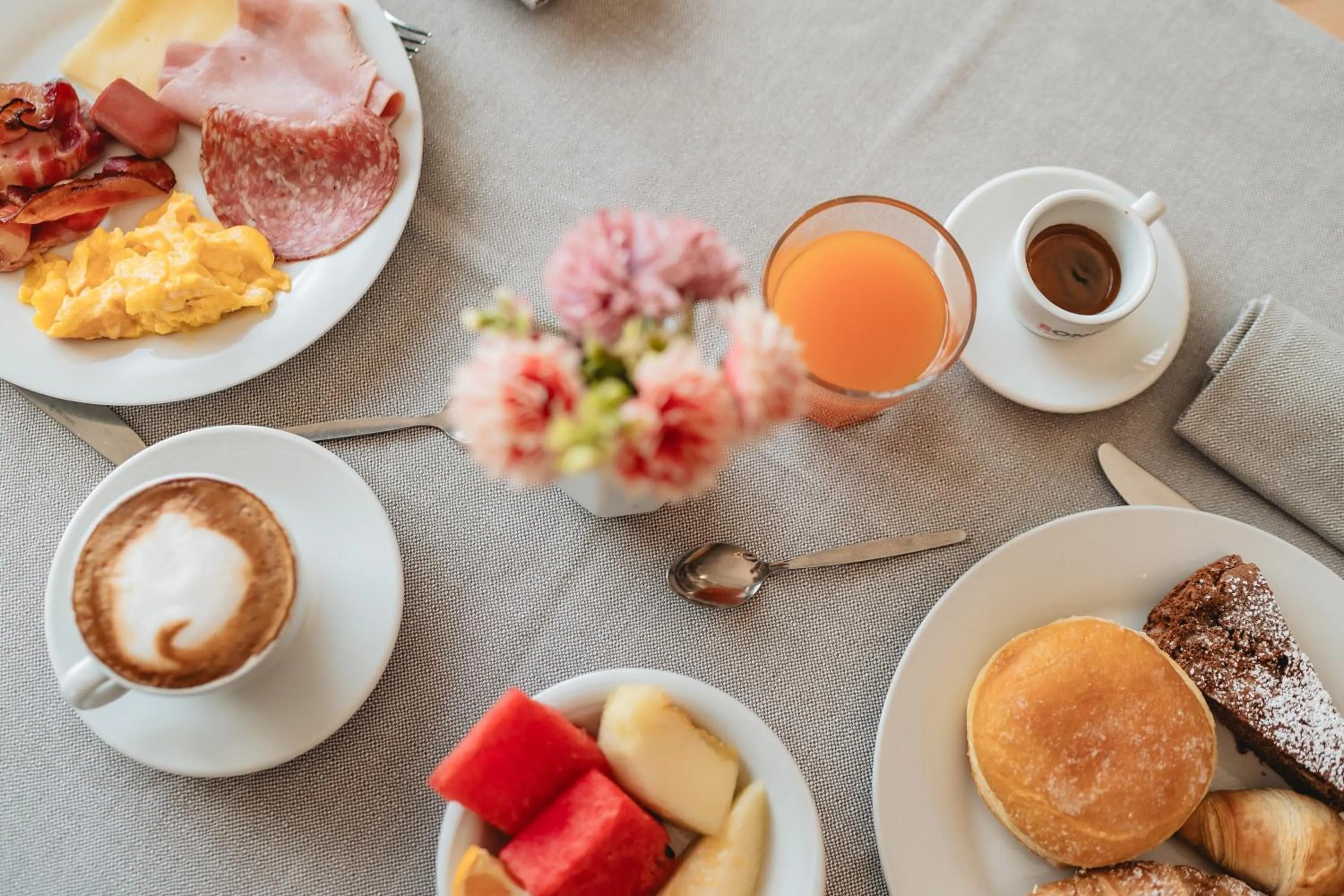 Breakfast in Hotel Carignano