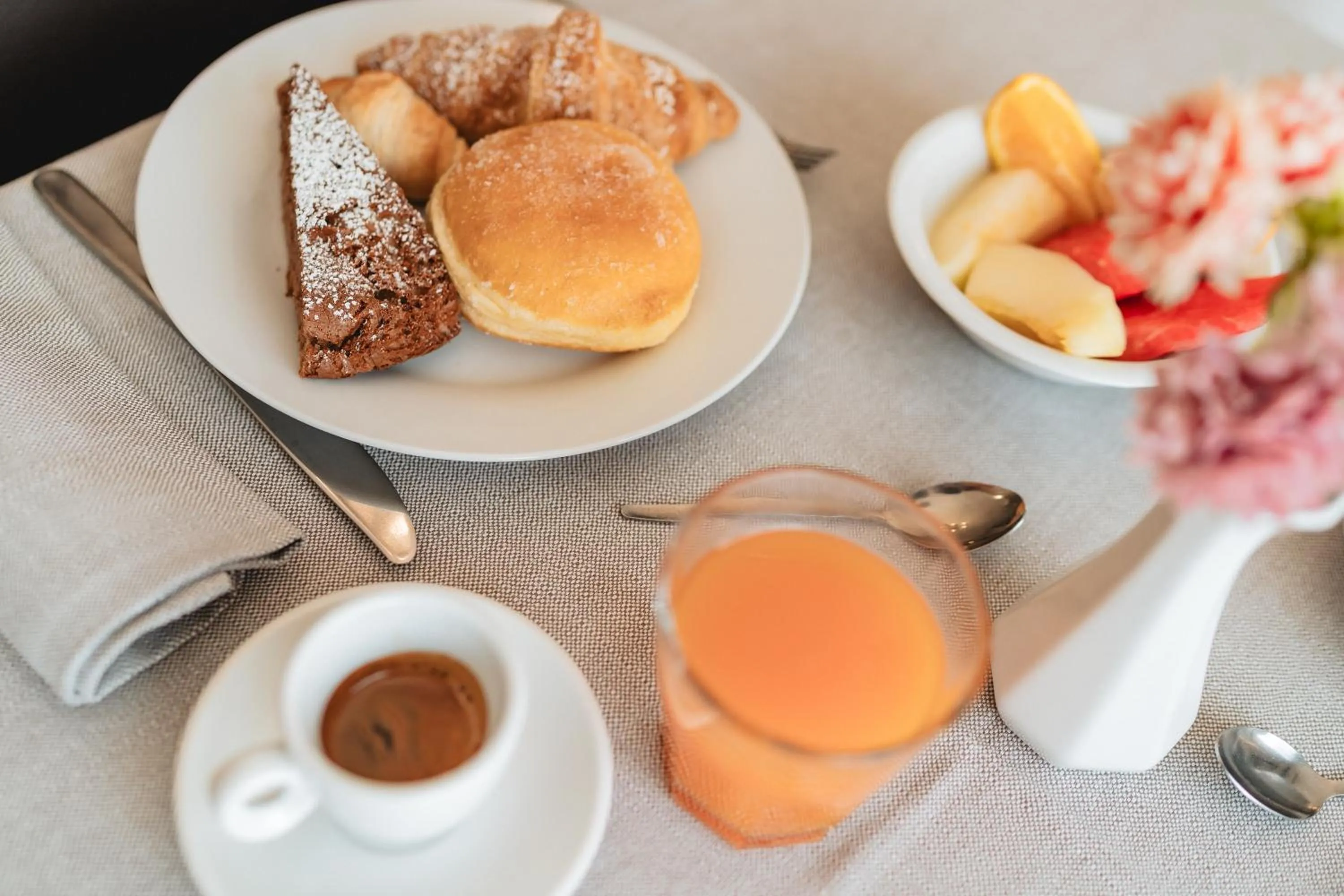 Breakfast in Hotel Carignano