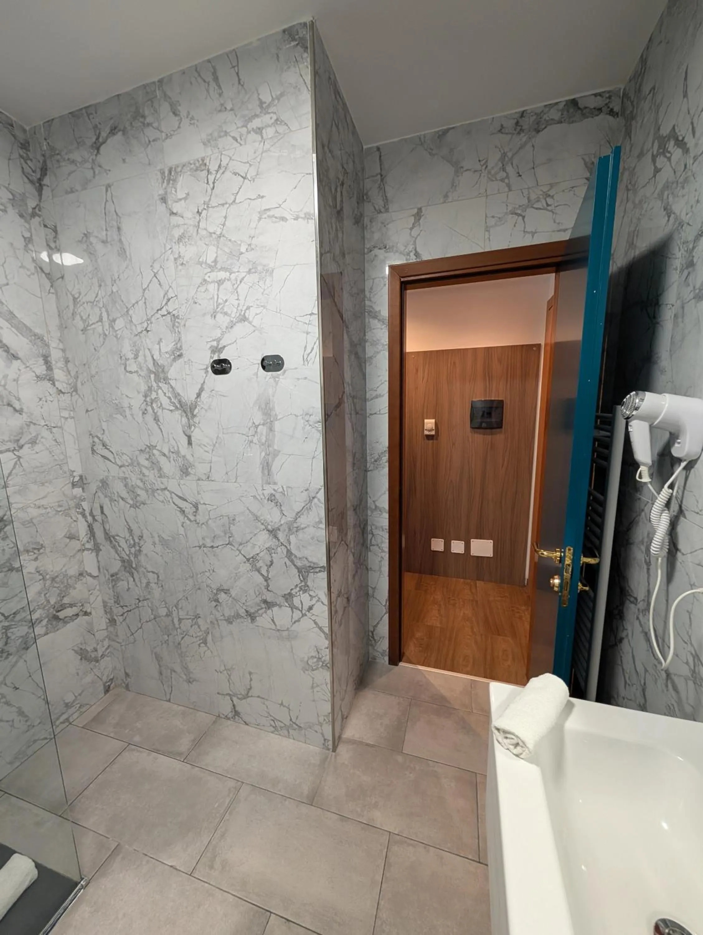 Bathroom in Hotel Carignano