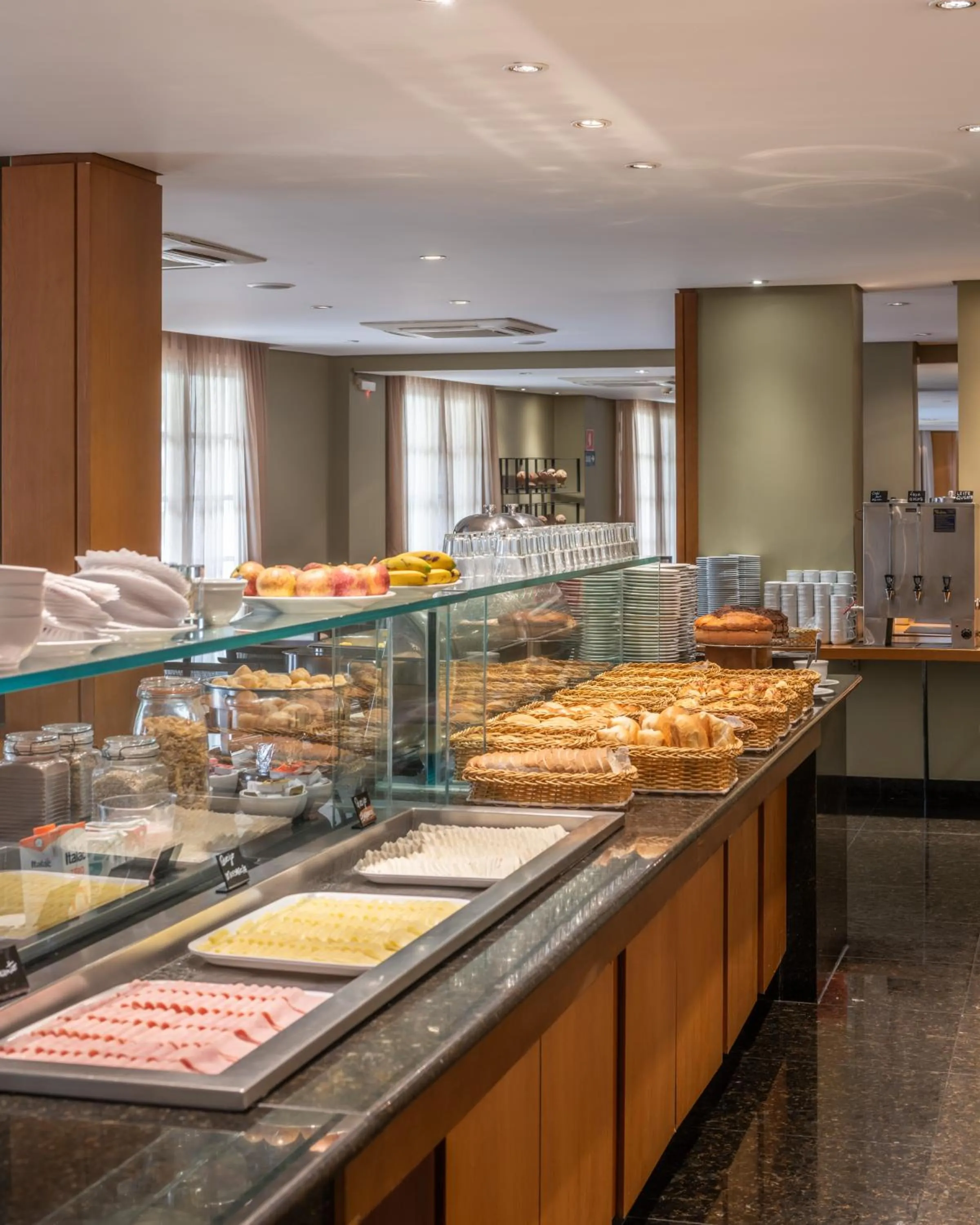 Breakfast in DELPLAZA Marabá São Paulo