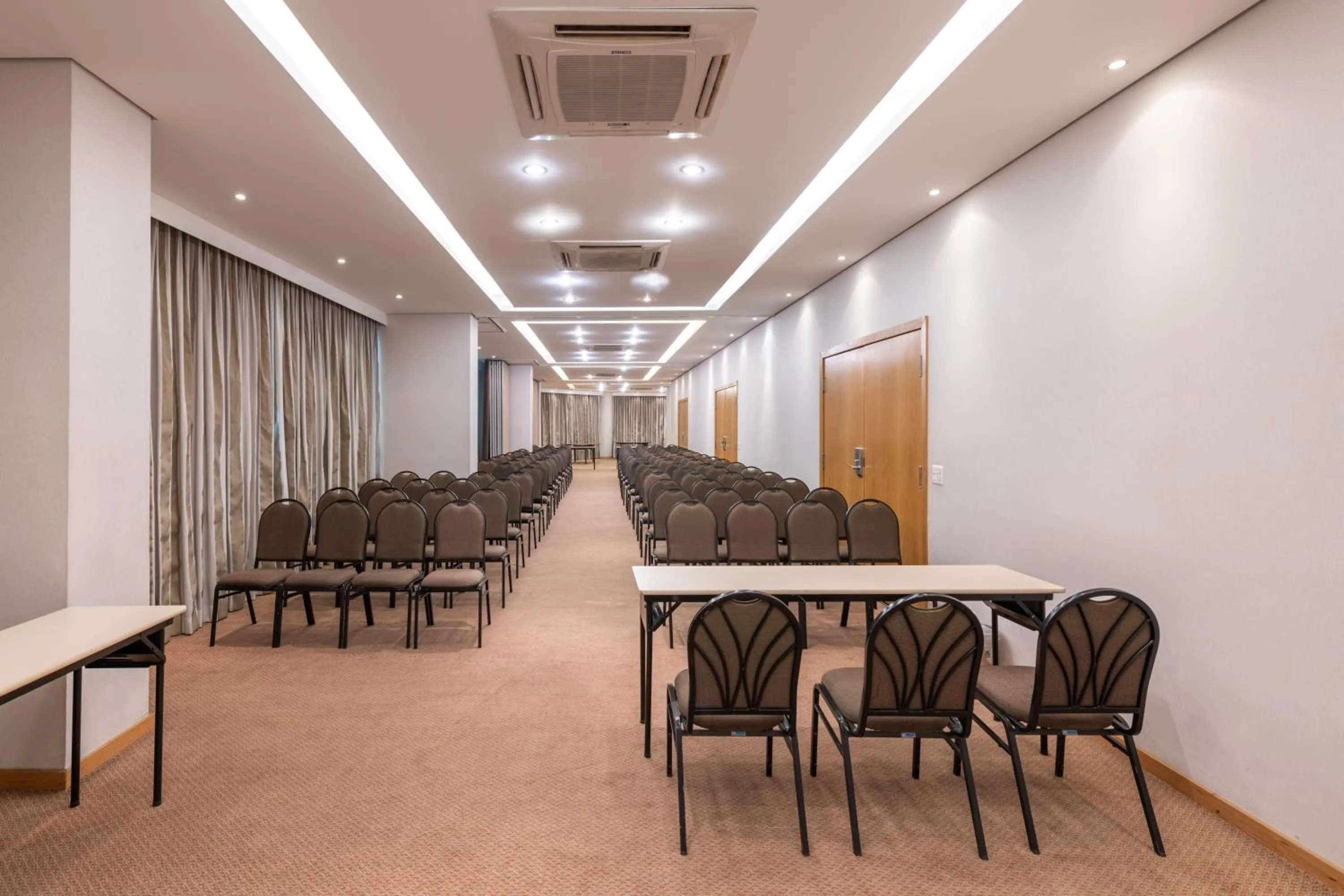 Meeting/conference room in DELPLAZA Marabá São Paulo