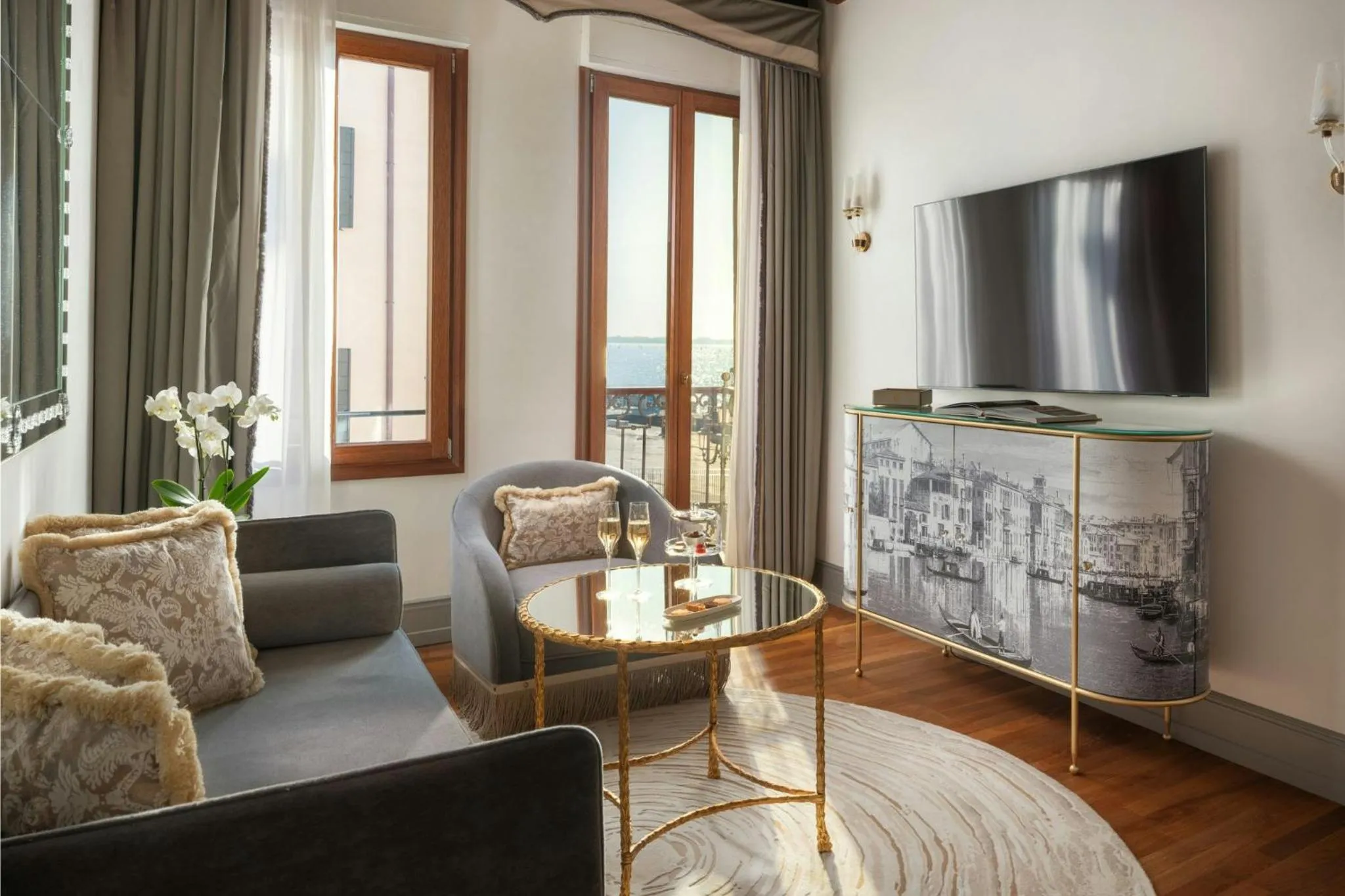 Photo of the whole room in Hotel Gabrielli Venezia - Starhotels Collezione