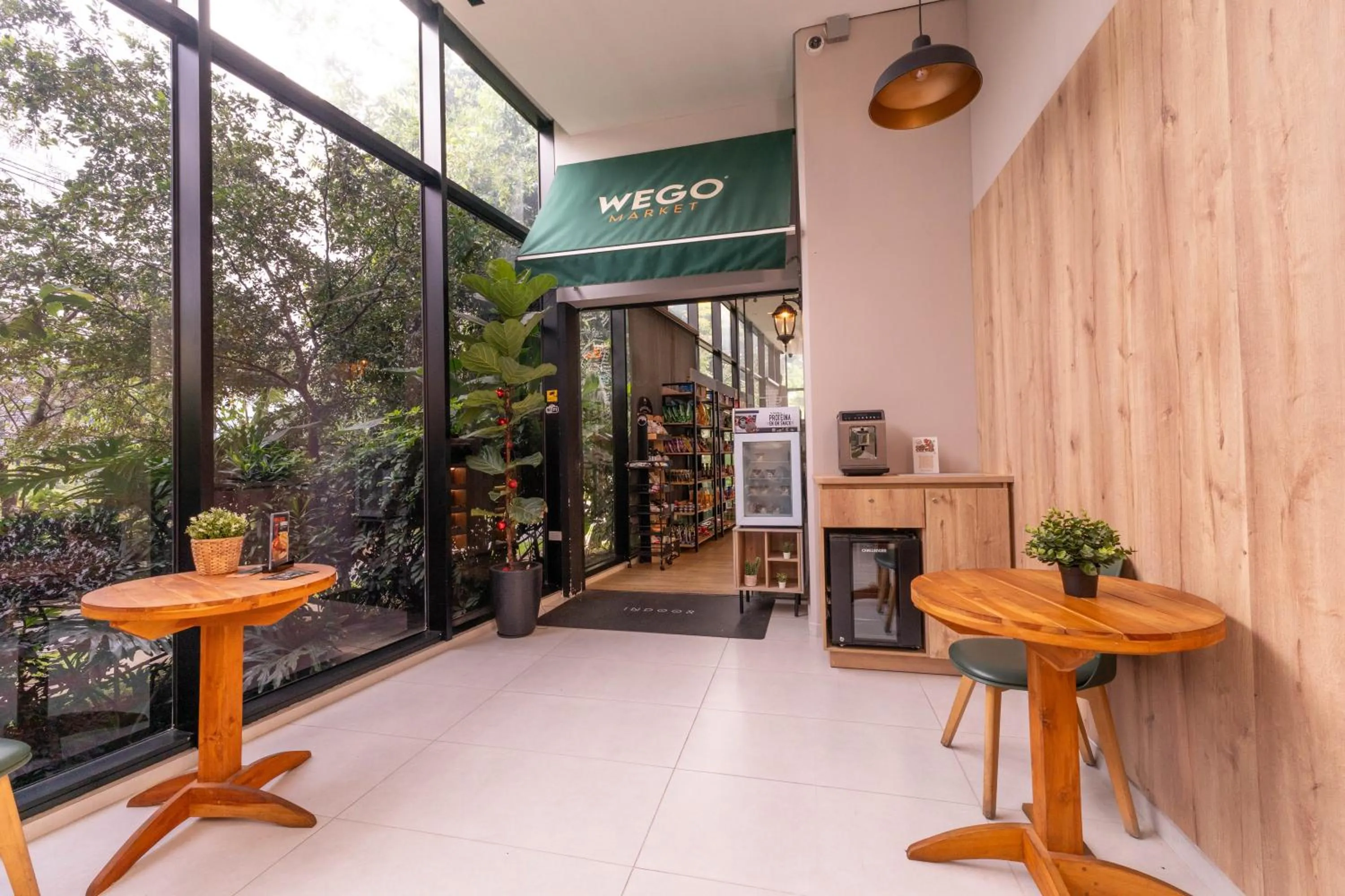 Supermarket/grocery shop in Apartamentos Go Living & Suites by HOUSY HOST