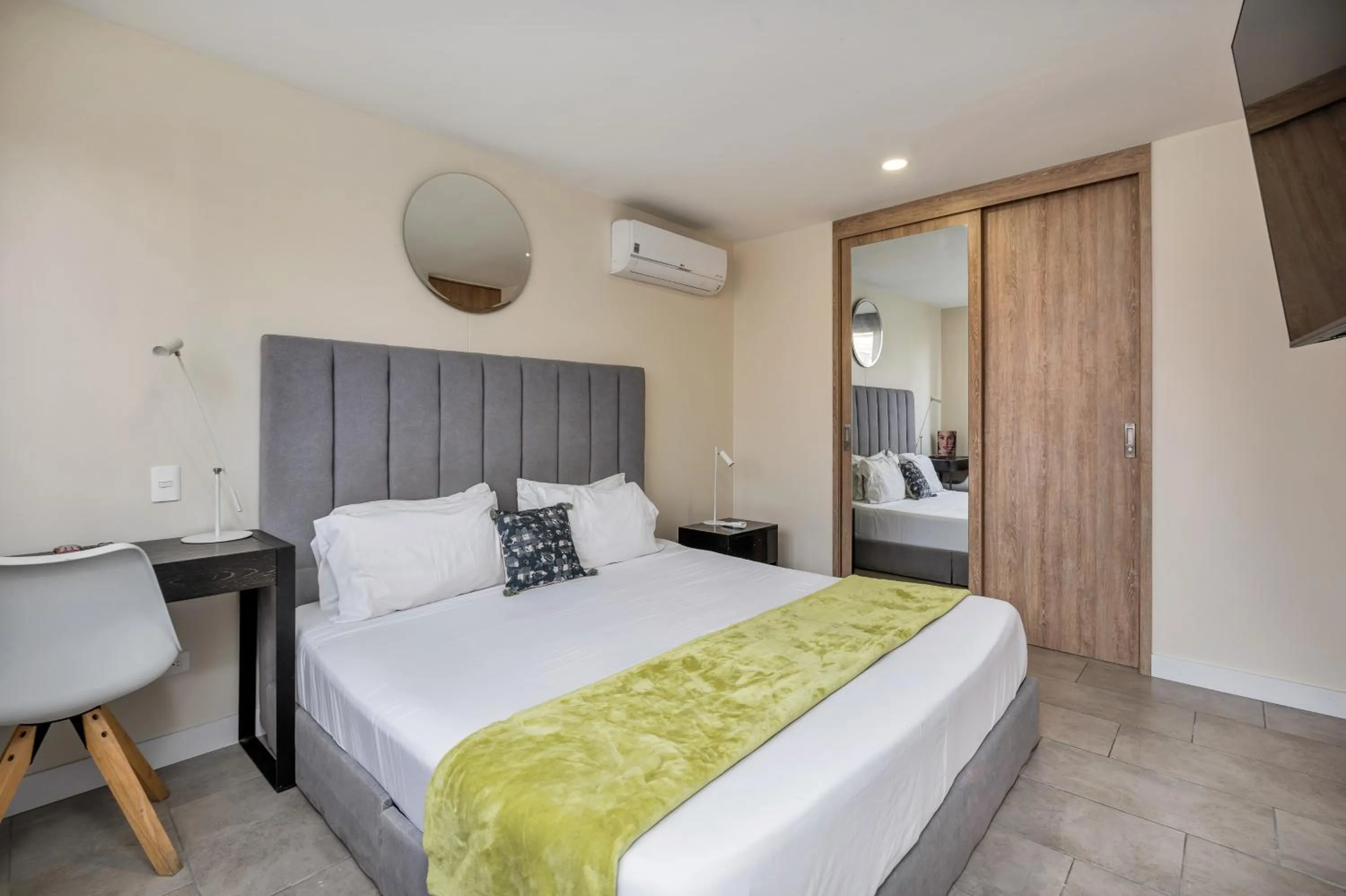 Bedroom, Bed in Apartamentos Go Living & Suites by HOUSY HOST