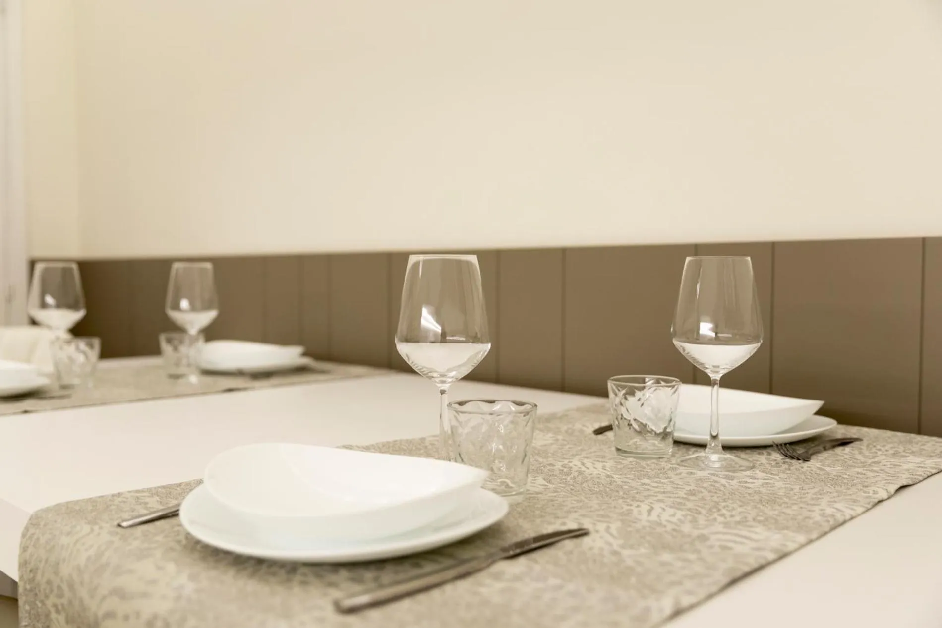 Dining area in Palazzo dei Ciompi Suites