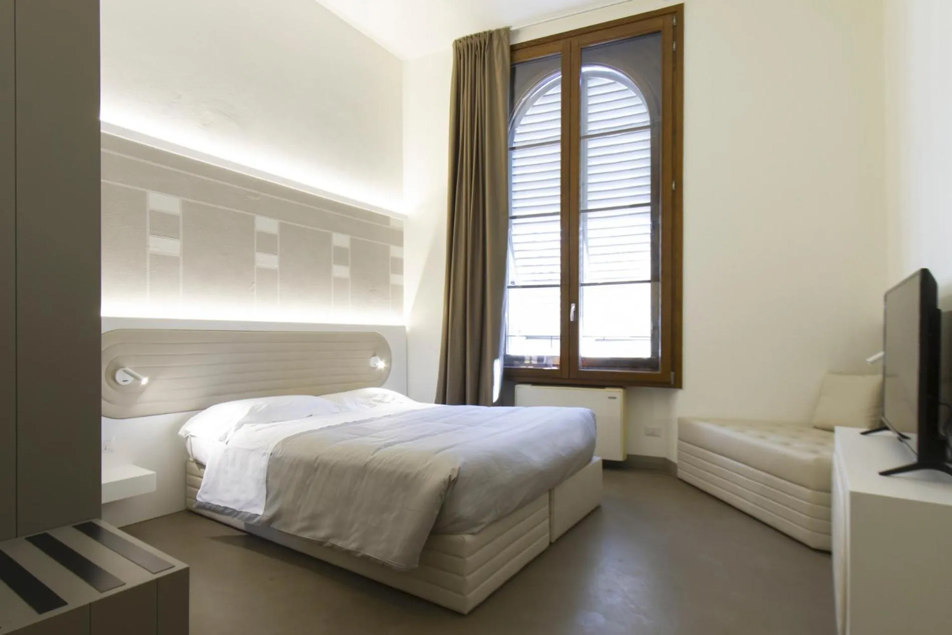 Photo of the whole room, Bed in Palazzo dei Ciompi Suites