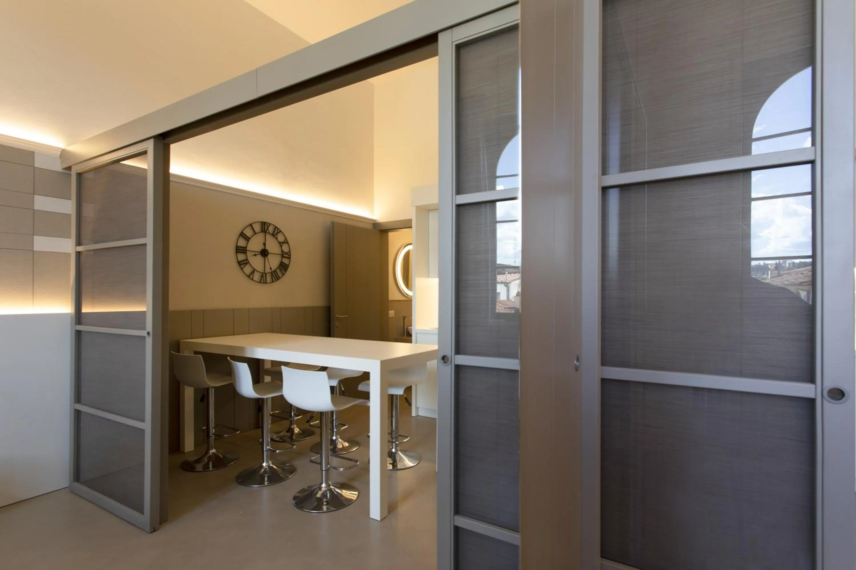 Dining area in Palazzo dei Ciompi Suites