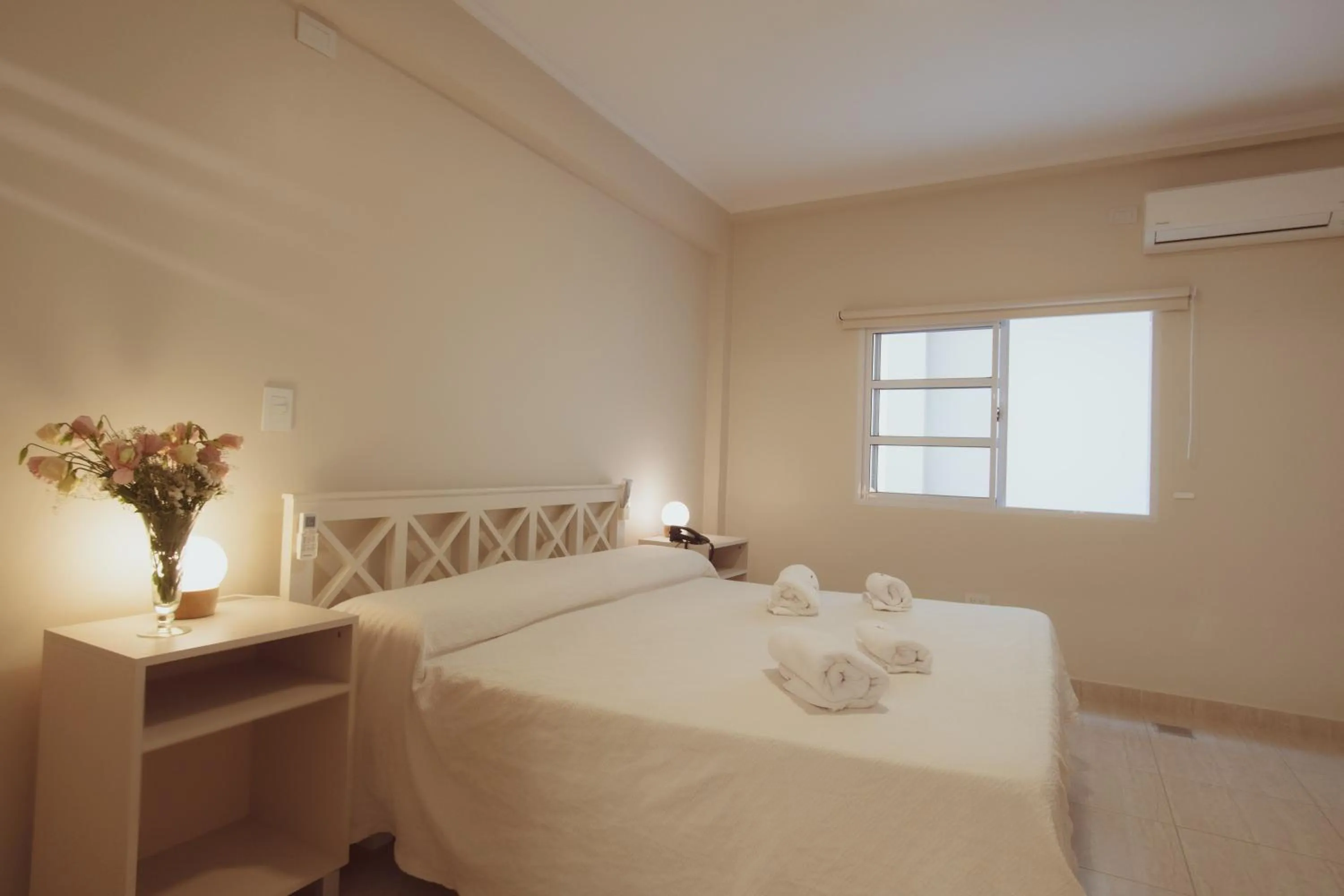 Bed in Hotel Tonight