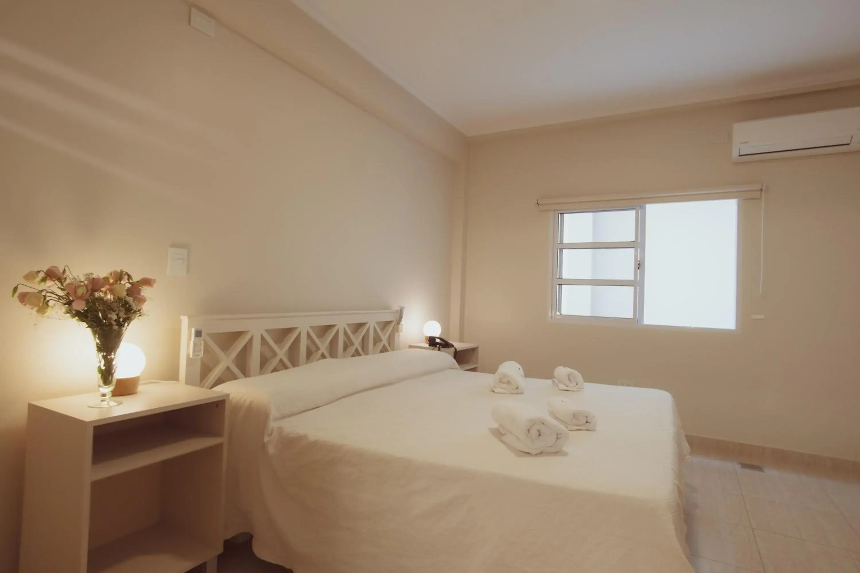 Deluxe Room in Hotel Tonight Deluxe Room in Hotel Tonight