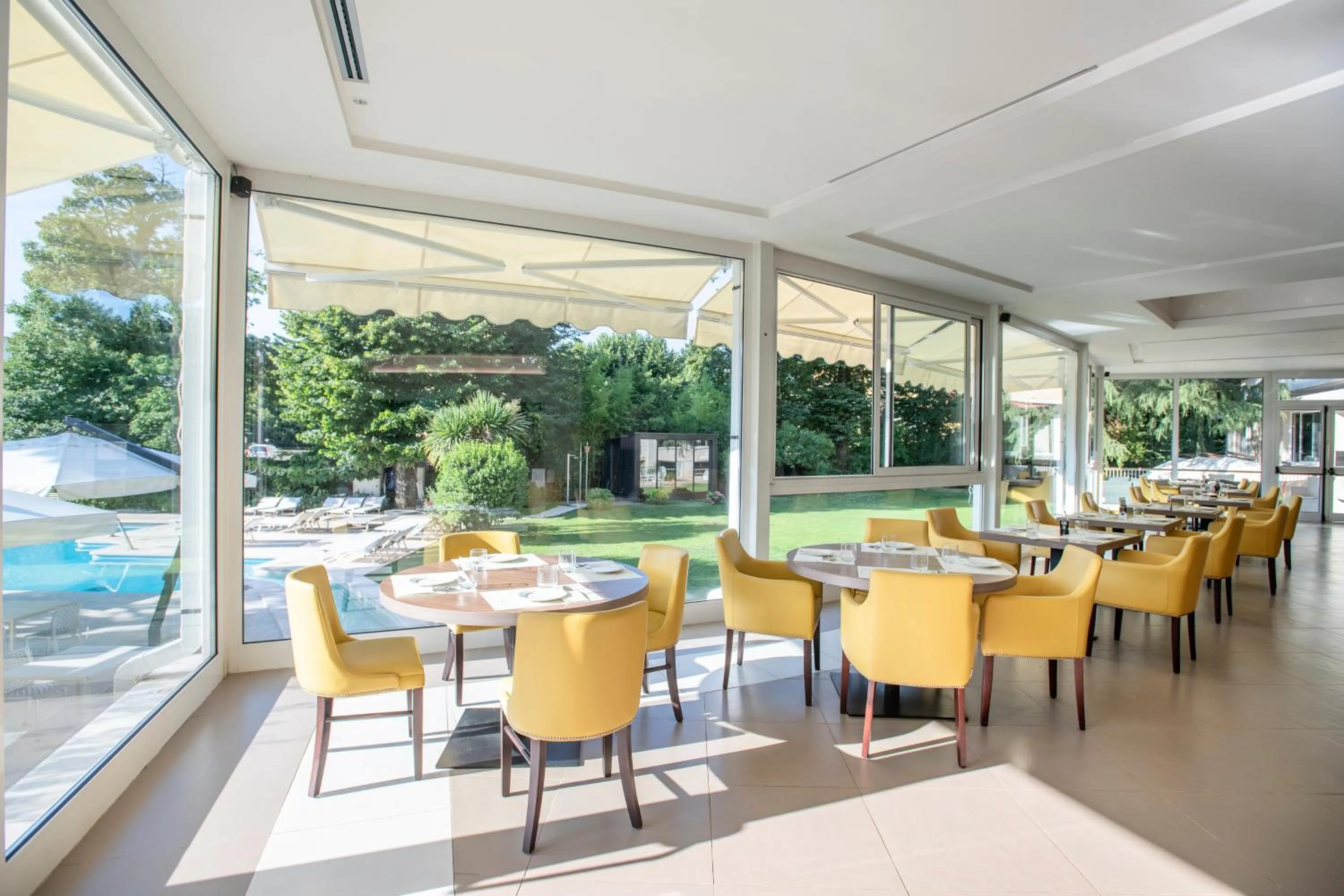 Restaurant/places to eat in Silva Hotel Splendid