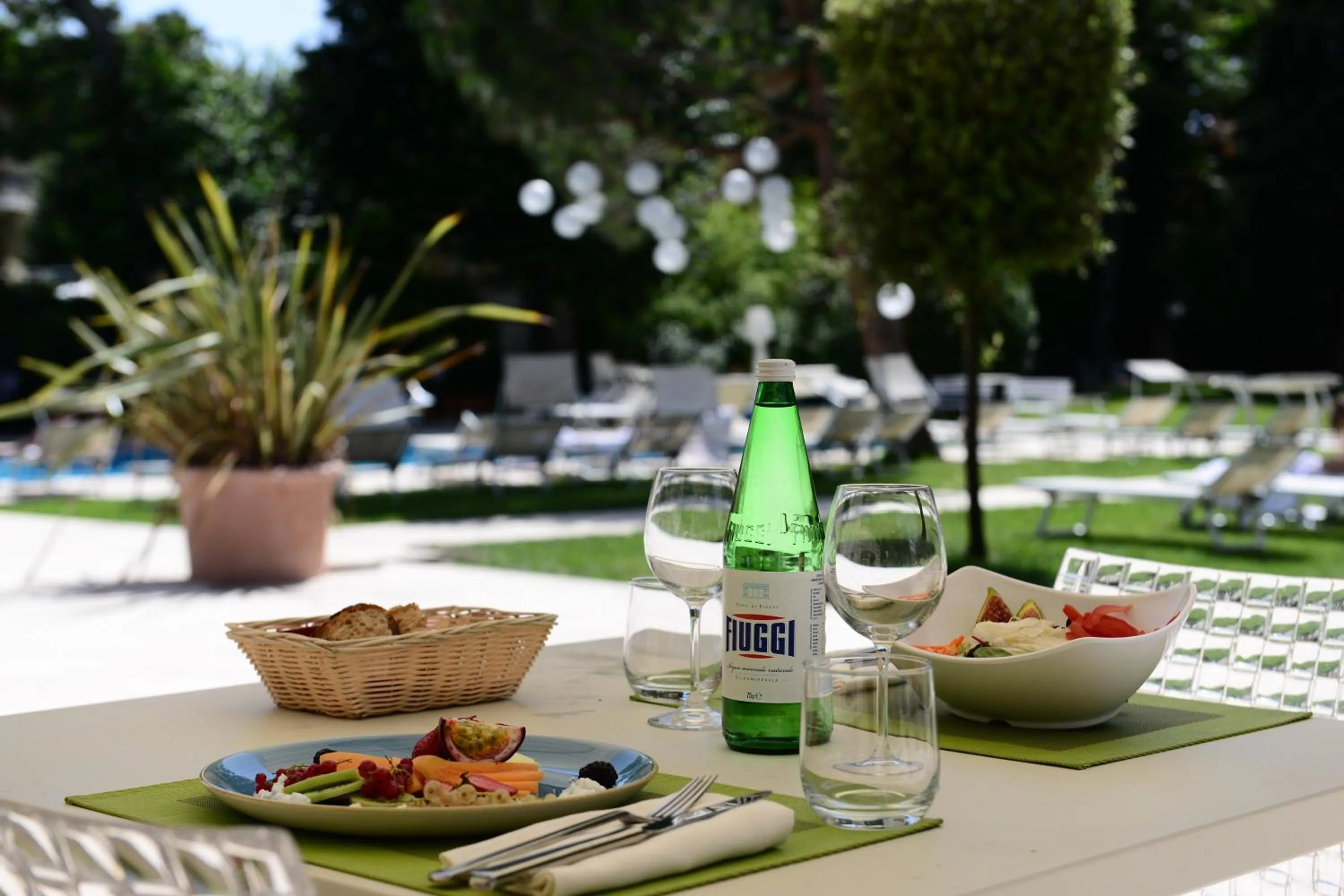 Food and drinks in Silva Hotel Splendid