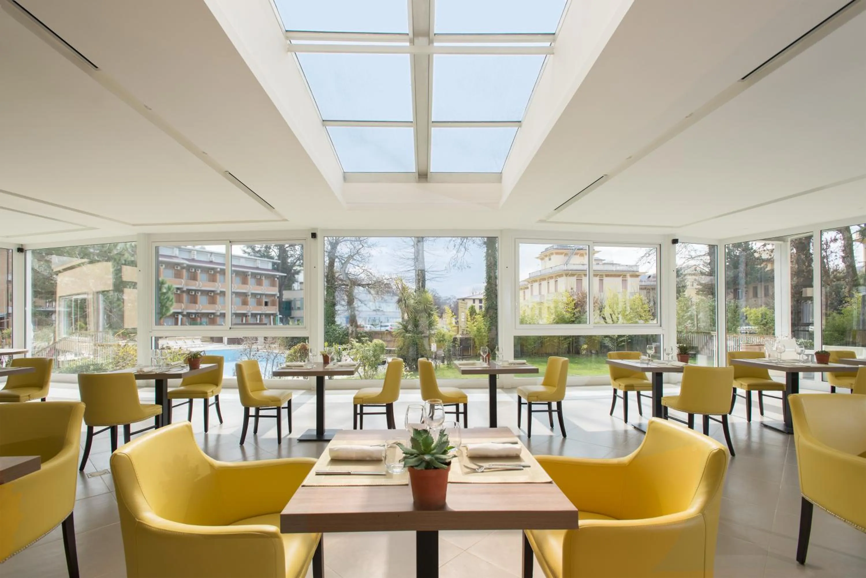 Restaurant/places to eat in Silva Hotel Splendid