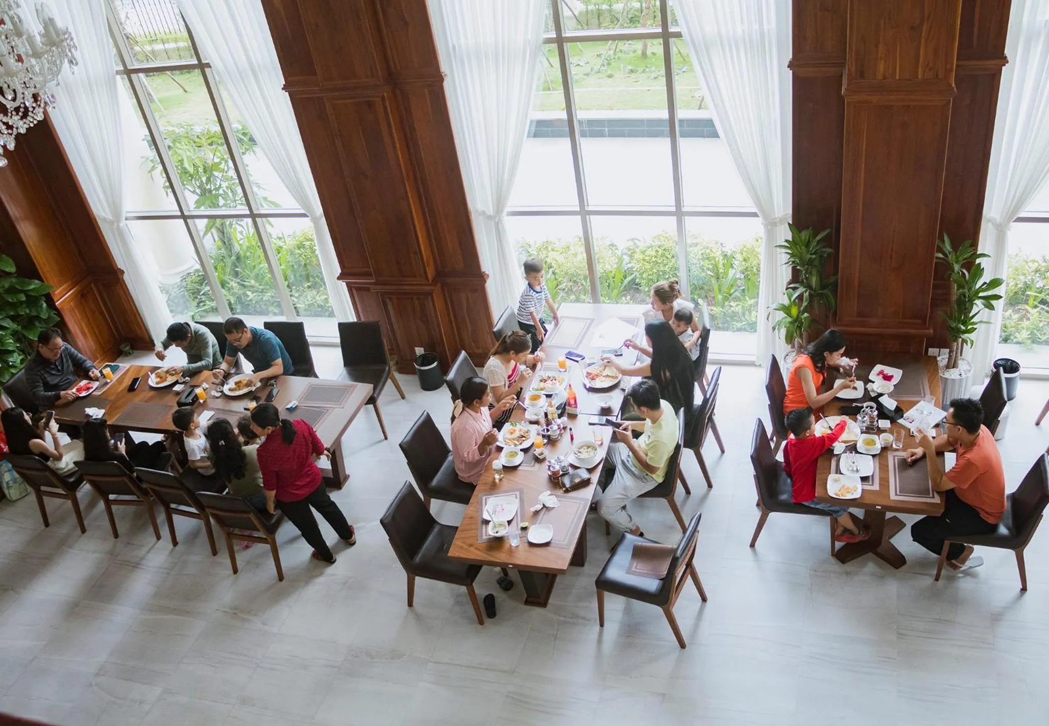 Restaurant/places to eat in Sea Breeze Hotel & Villa