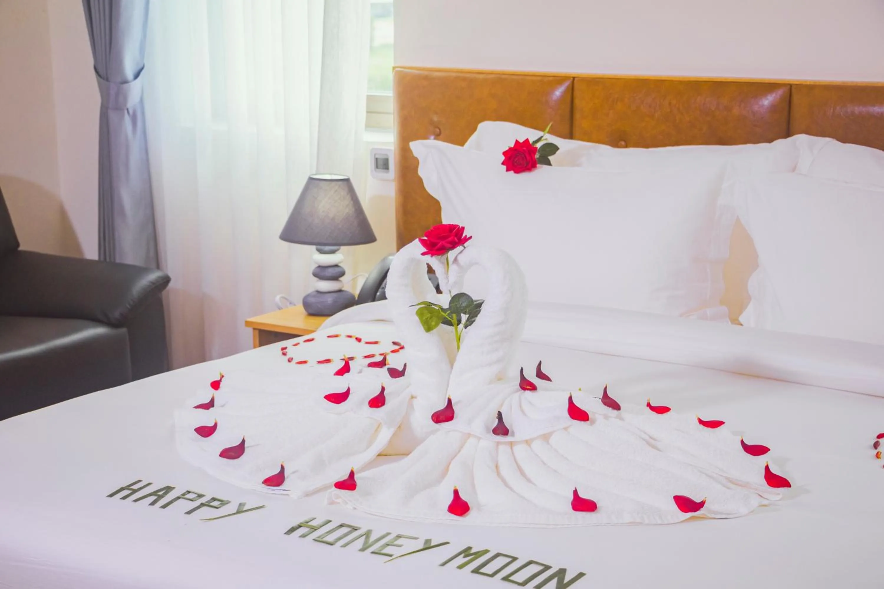 Bedroom, Bed in Sea Breeze Hotel & Villa