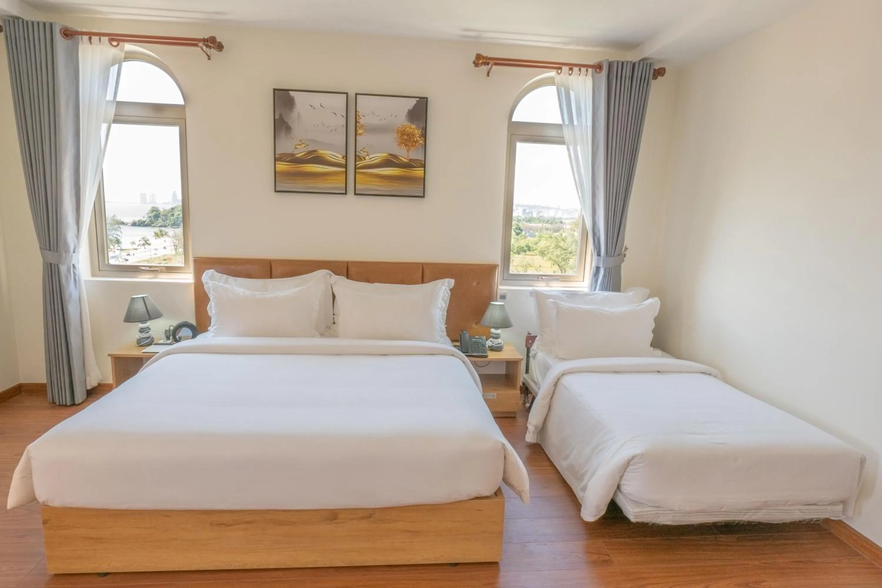 Bedroom, Bed in Sea Breeze Hotel & Villa